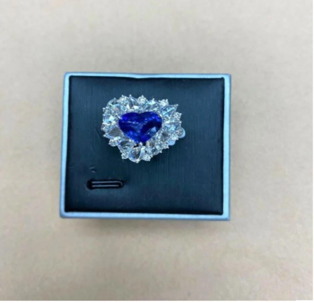 NWT $35, 000 Rare 18KT Gold 5.50CT Heart Ceylon Sapphire Rose Cut Diamond Ring In New Condition For Sale In New York, NY