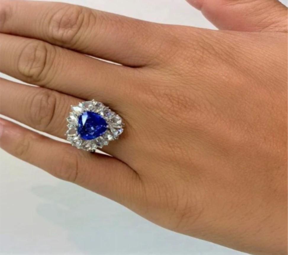 Women's NWT $35, 000 Rare 18KT Gold 5.50CT Heart Ceylon Sapphire Rose Cut Diamond Ring For Sale