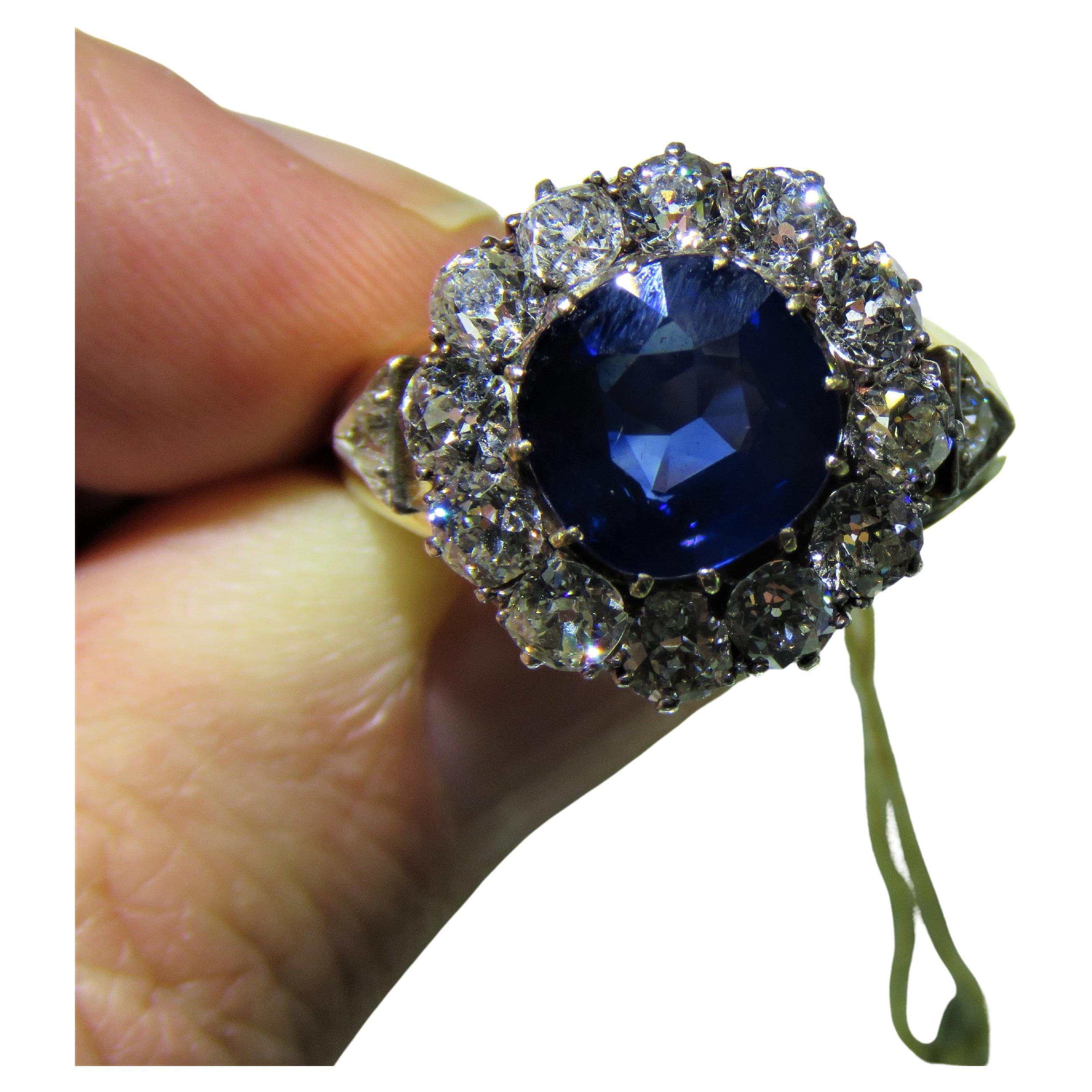 NWT $35, 000 Rare 18KT Gold 6CT Gorgeous Blue Sapphire Diamond Ring For Sale