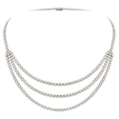 Nwt $35, 000 Seltene Fancy 18kt Gold Wunderschöne 3 Dreistrang-Diamant-Halskette