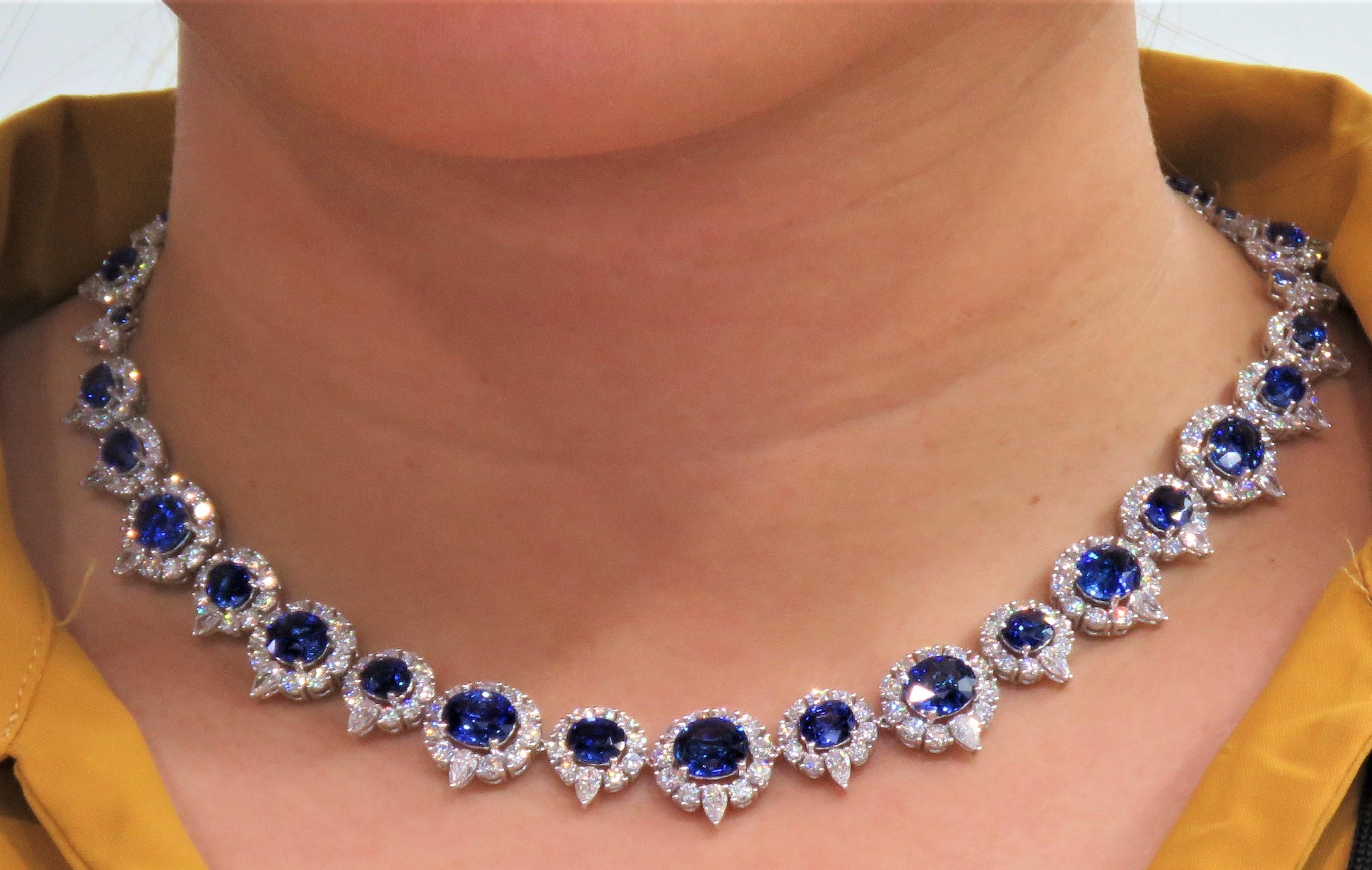 Rare NWT $352, 000 GIA Certified 52 Carat Ceylon Blue Sapphire Diamond Necklace In New Condition For Sale In New York, NY