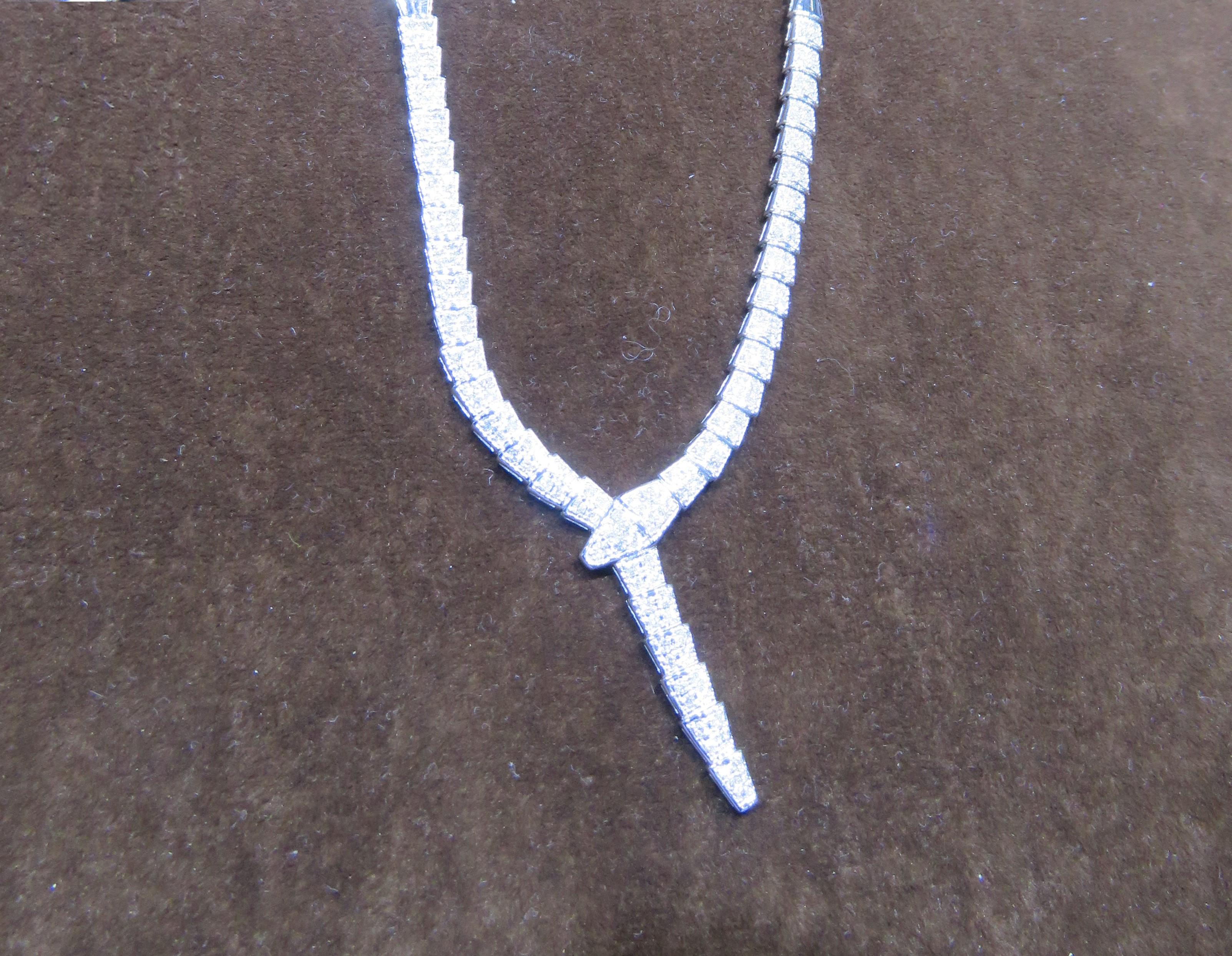 Round Cut NWT $37, 500 18KT Fancy Large Glittering Diamond Fancy Serpent Snake Necklace For Sale