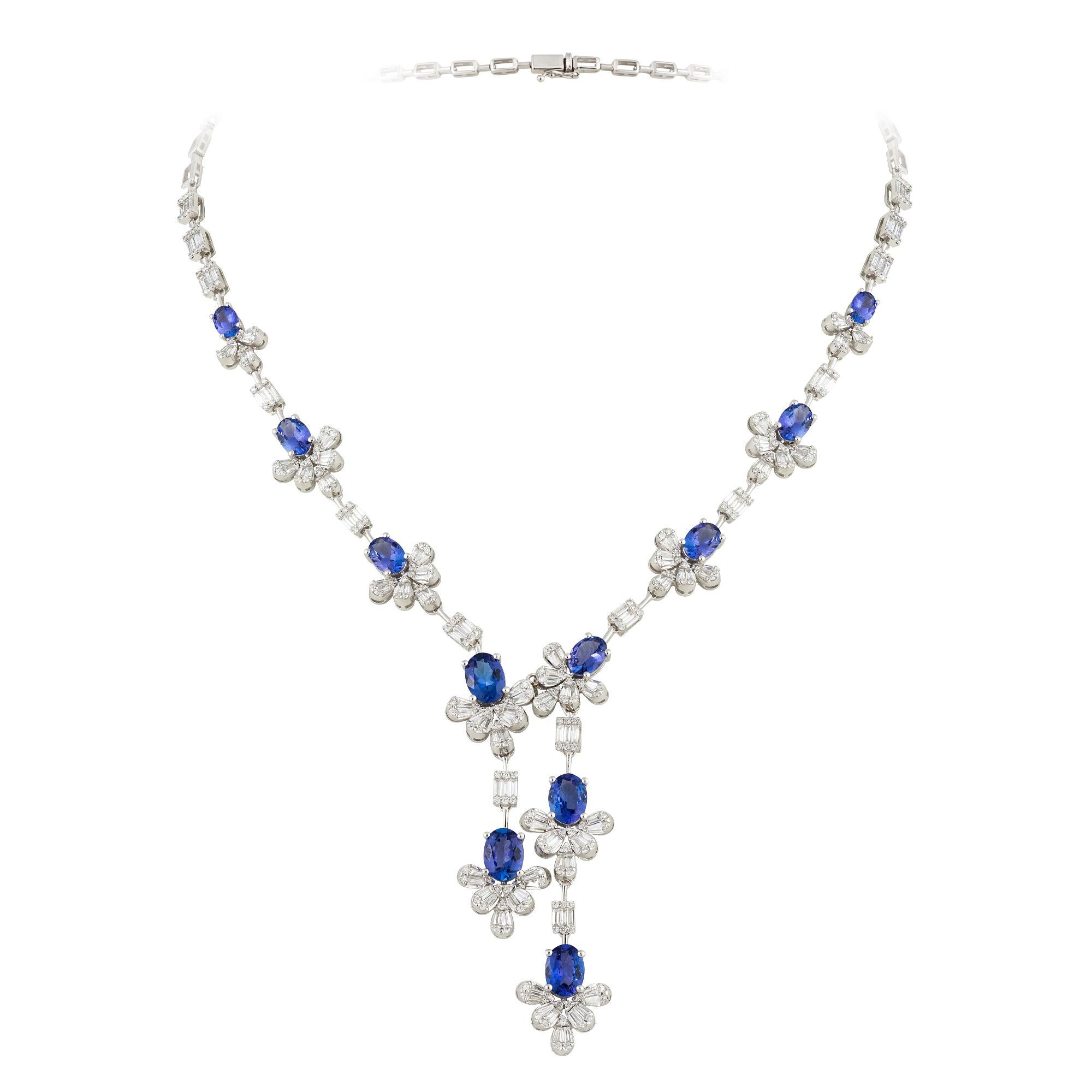 Il seguente articolo che offriamo è questa rara e importante collana di tanzanite e diamanti in oro 18KT, splendida e scintillante. La collana contiene circa 14,50 carati di splendide tanzaniti e diamanti dal taglio ovale!!! Le pietre sono molto