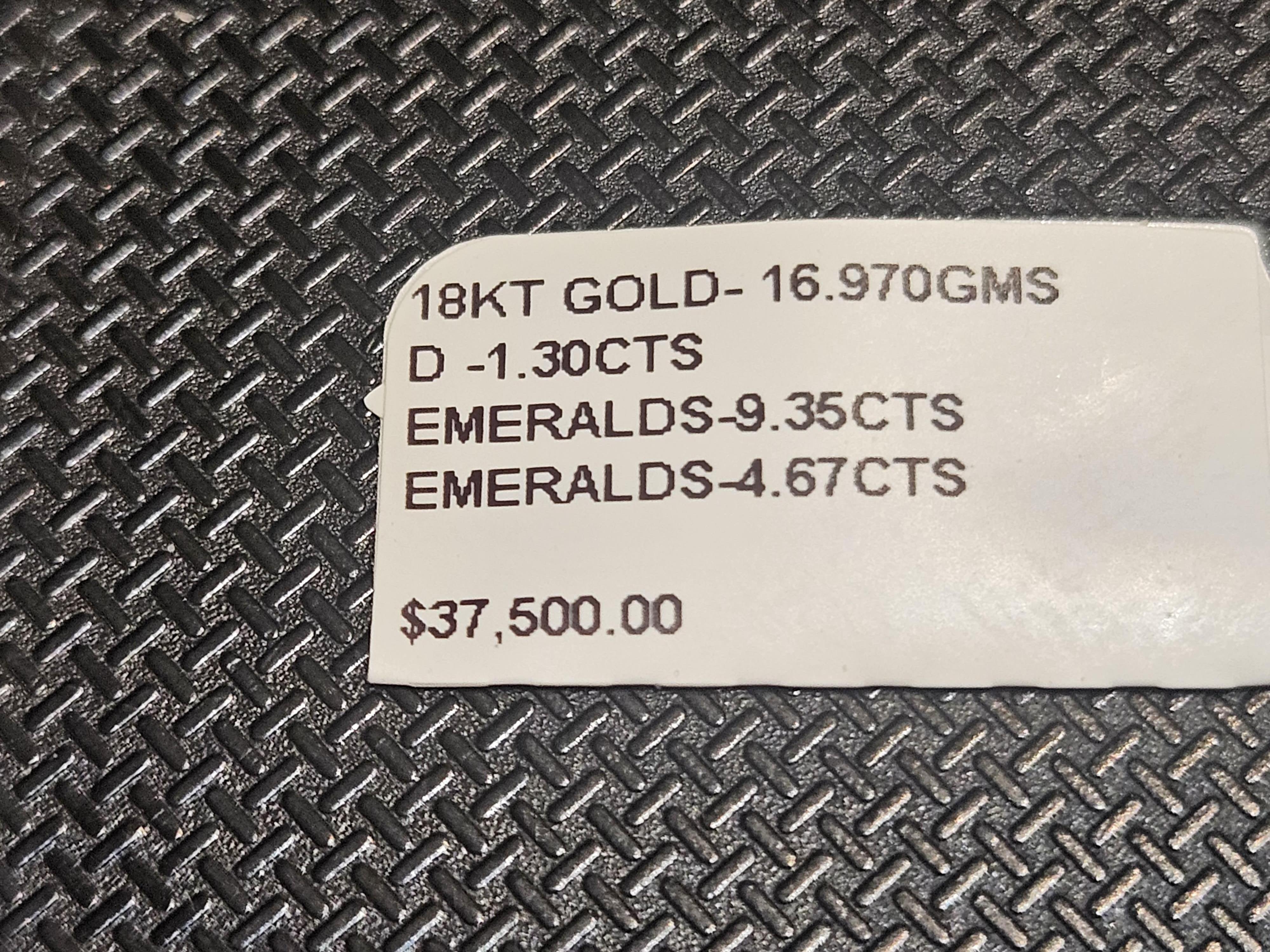 NWT $37, 500 Importante collar de diamantes con esmeralda ovalada grande de oro de 18 quilates de fantasía Corte mixto en venta
