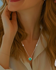 NWT $4, 000 18KT Large Fancy Glittering Emerald Heart Diamond Pendant Necklace