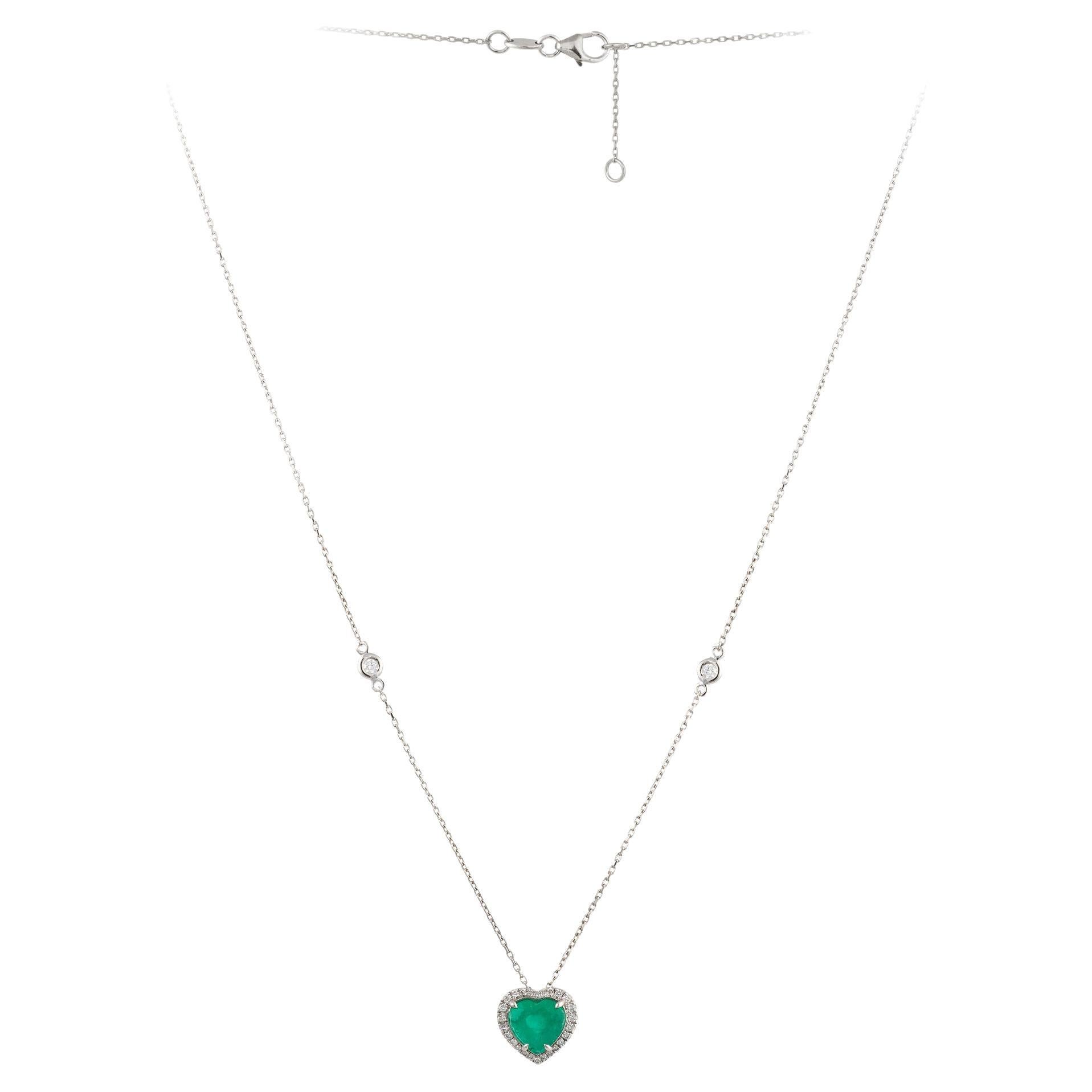 NWT $4, 000 18KT Large Fancy Glittering Emerald Heart Diamond Pendant Necklace
