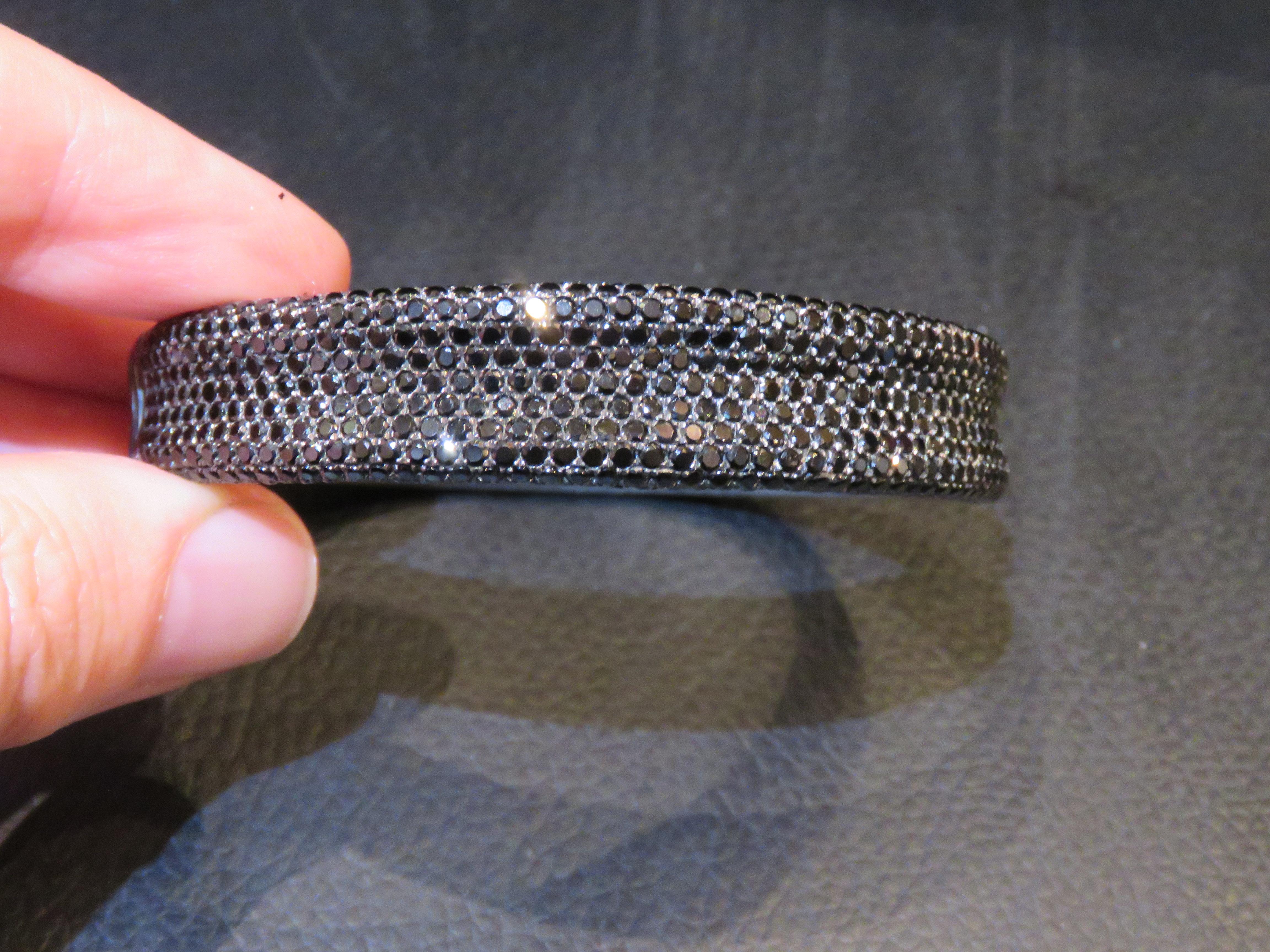 NWT $4, 000 Fancy Glittering 12CT Black Glittering Spinel Bracelet Bangle Cuff In New Condition For Sale In New York, NY