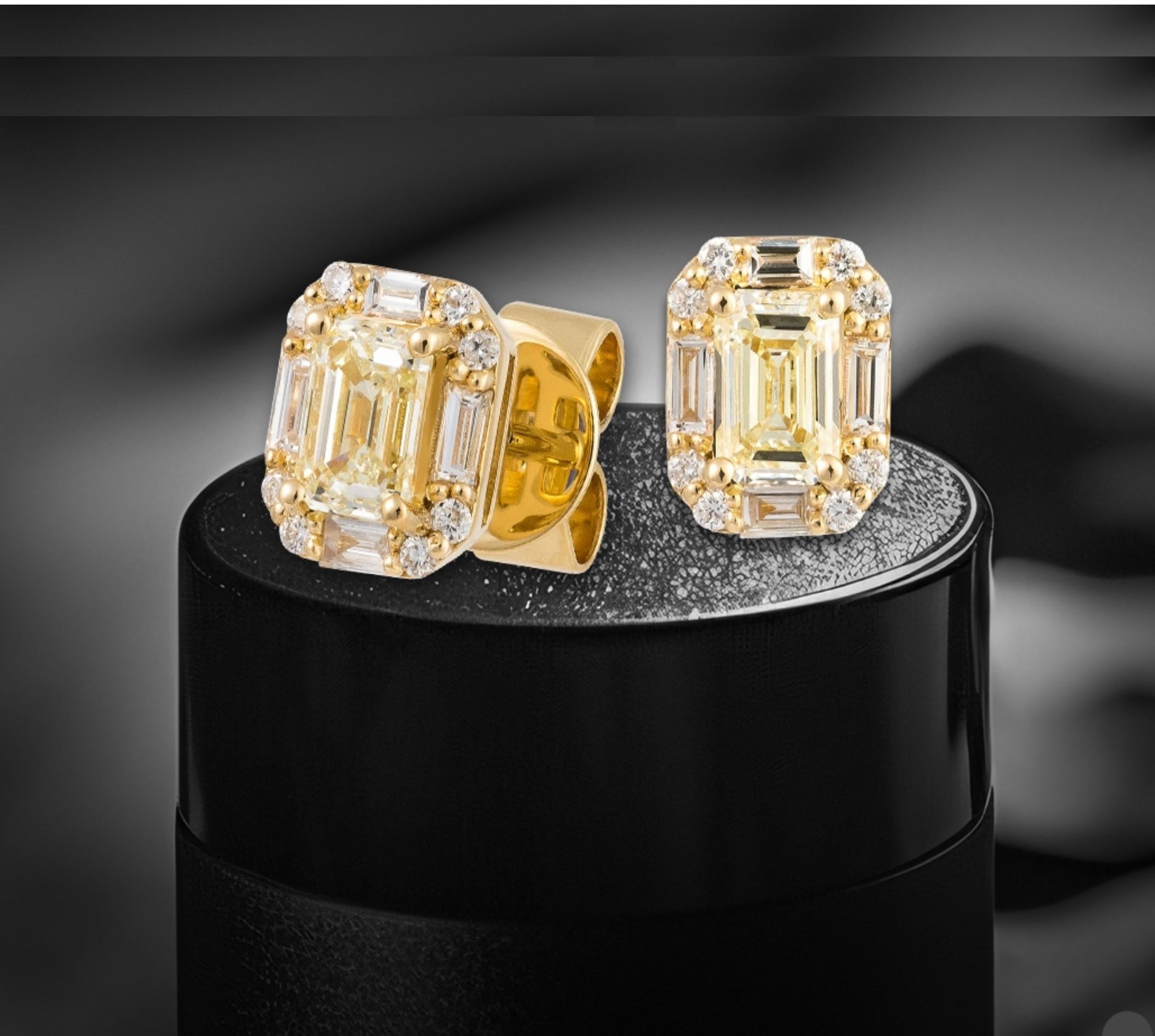 NWT $4, 300 18KT Fancy Glittering Light Yellow Diamond Venetian Stud Earrings In New Condition For Sale In New York, NY