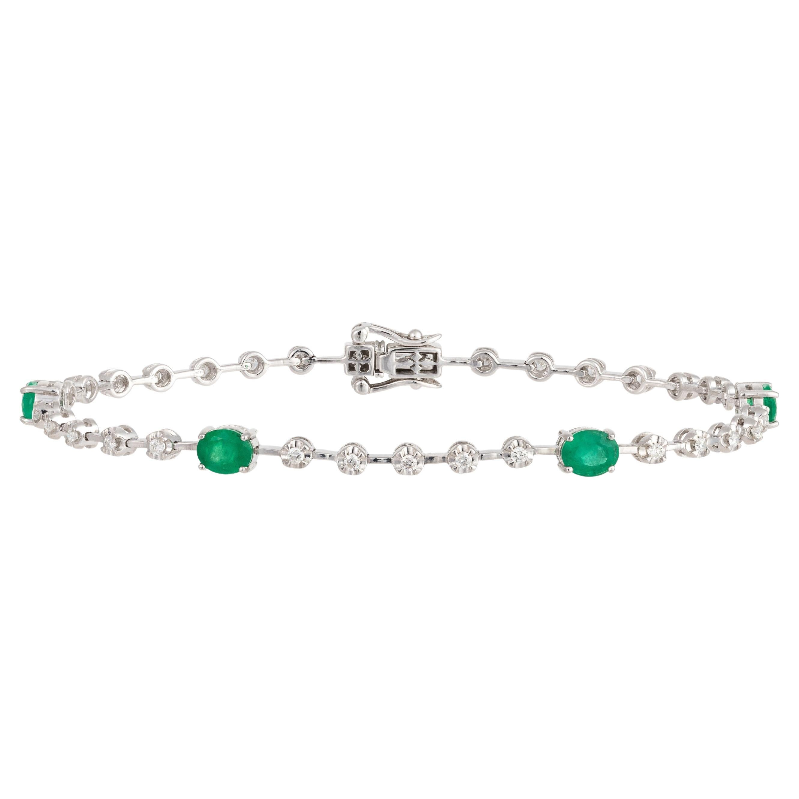 NWT $4, 750 18 Karat Gold Glittering Fancy Oval Green Emerald Diamond Bracelet For Sale