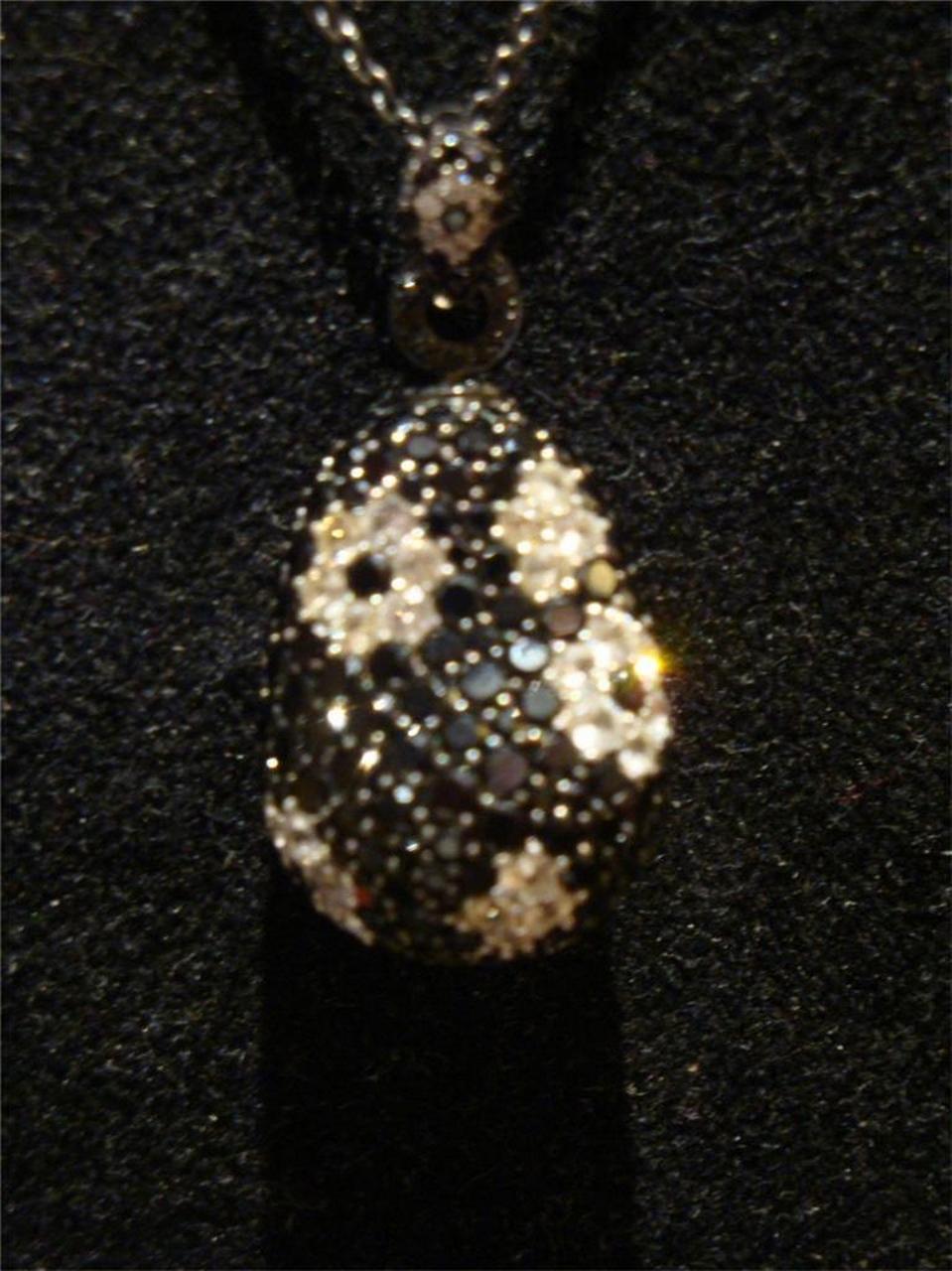 NWT $4, 800 Fancy Glittering 14.50CT Black White Sapphire Pendant Necklace In New Condition For Sale In New York, NY
