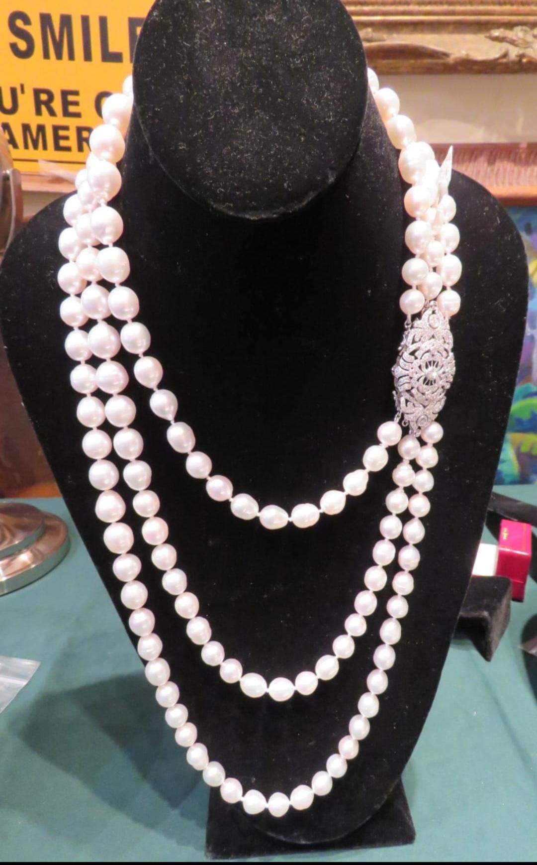 NWT $40, 000 Collana di diamanti con perle dei mari del sud in oro 18KT a tre fili In condizioni Nuovo in vendita a New York, NY