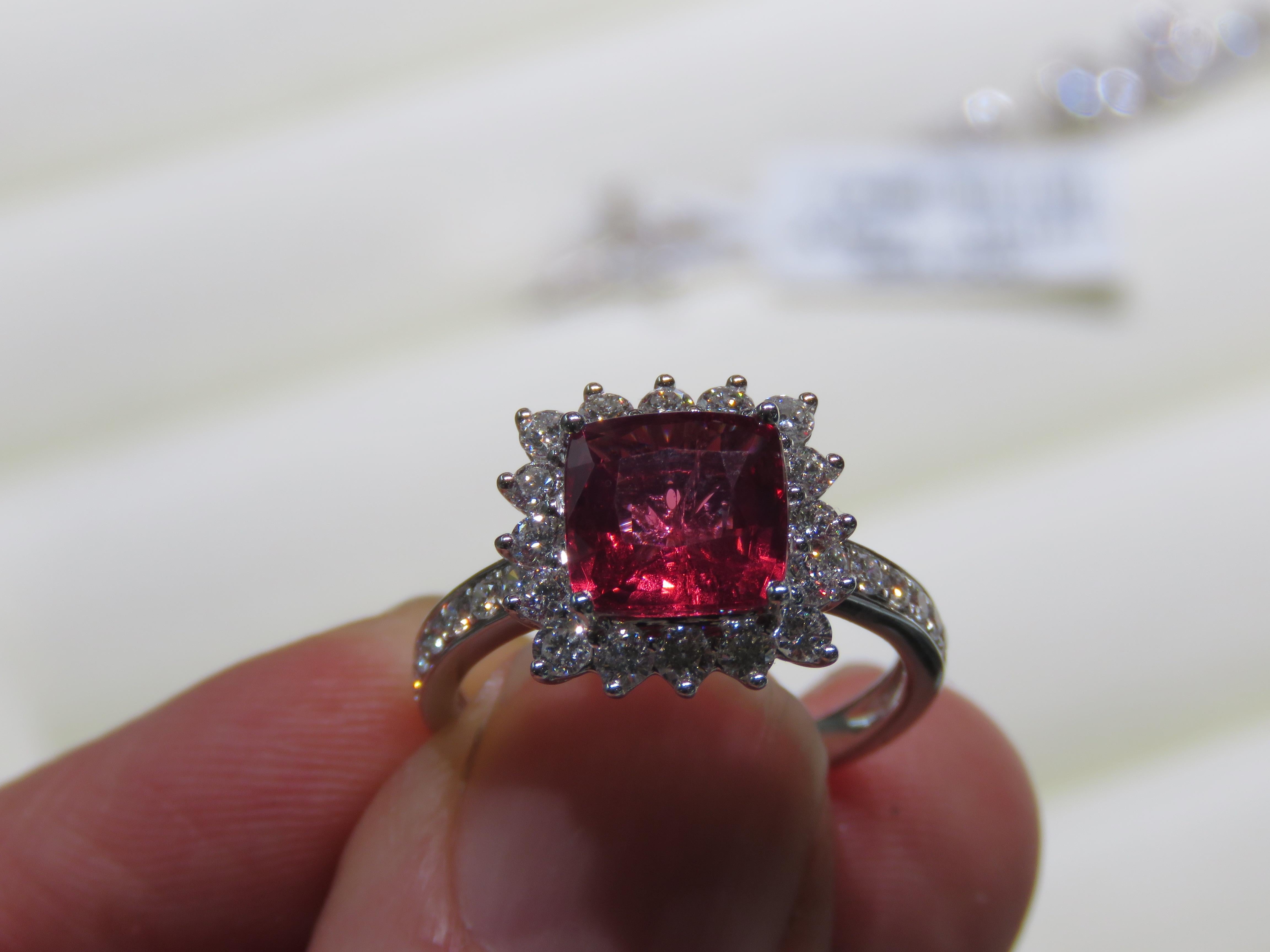 NWT $41, 000 18KT Fancy Large Glittering Rare Natural Red Spinel Diamond Ring For Sale 1