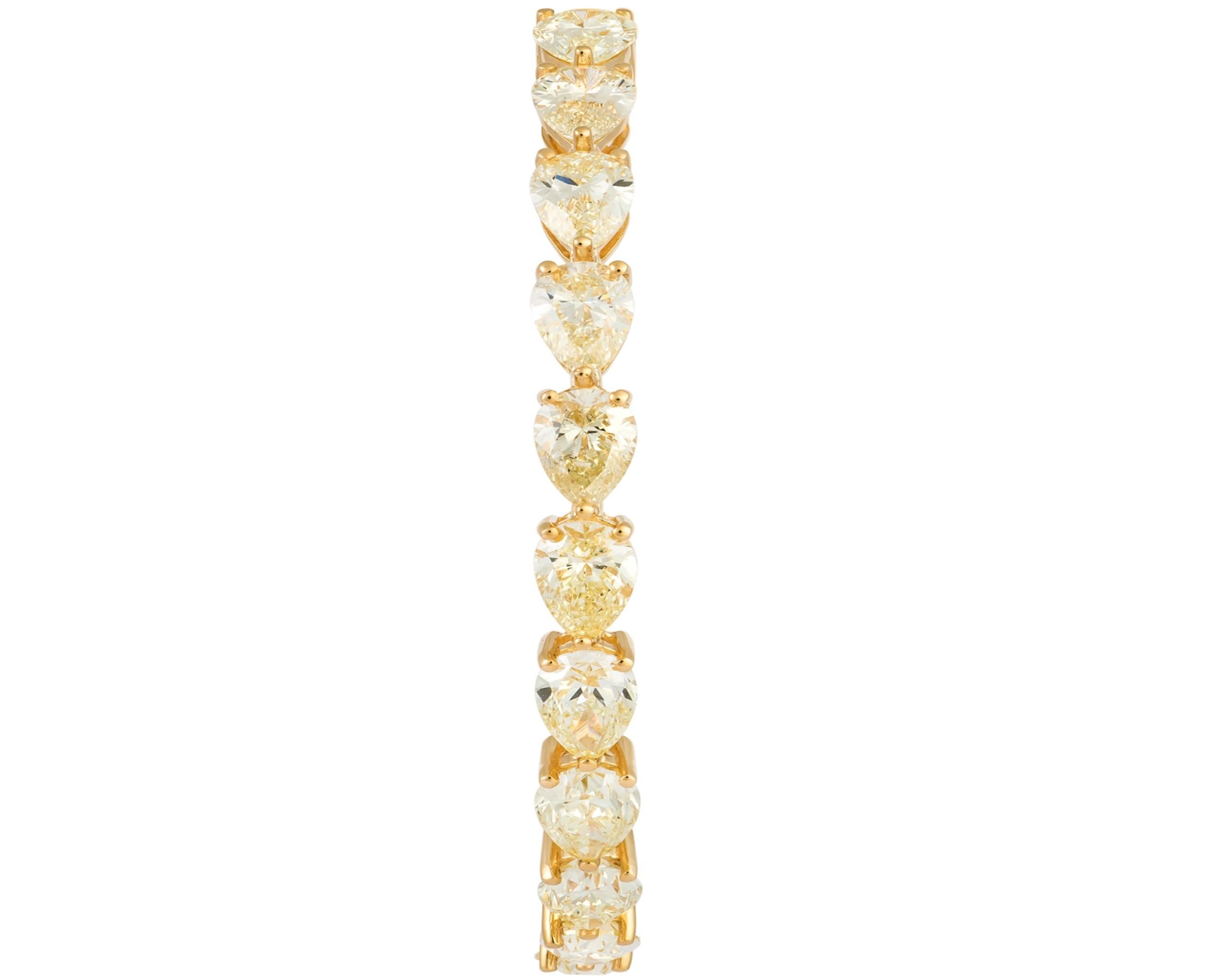 Taille poire NWT $42 000 Or 18KT Magnifique Diamant jaune fantaisie Poire Dangle Boucles d'oreilles Or en vente
