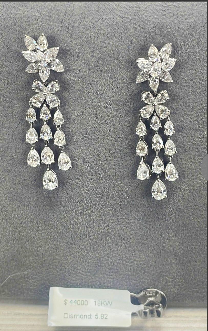 Taglio misto NWT $44, 000 Orecchini a goccia in oro 18KT con diamanti scintillanti e fantasia in vendita