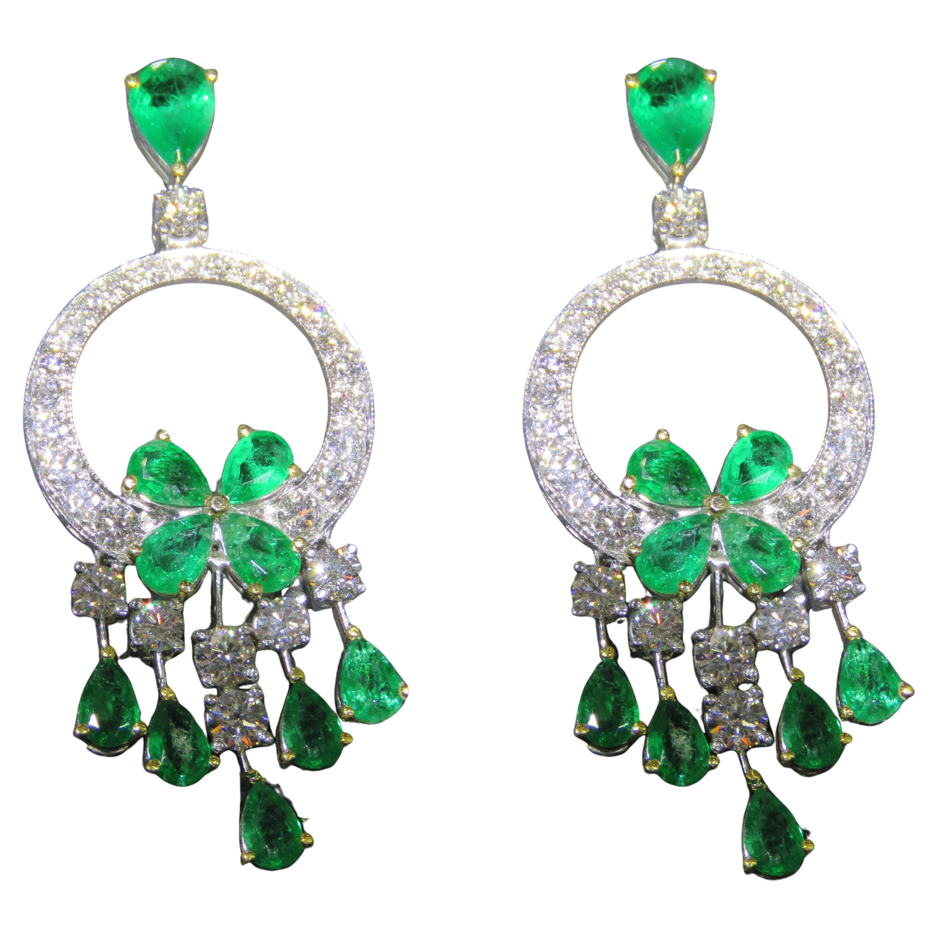 NWT $45, 000 18KT Large Glittering Colombian Emerald Diamond Dangle Earrings