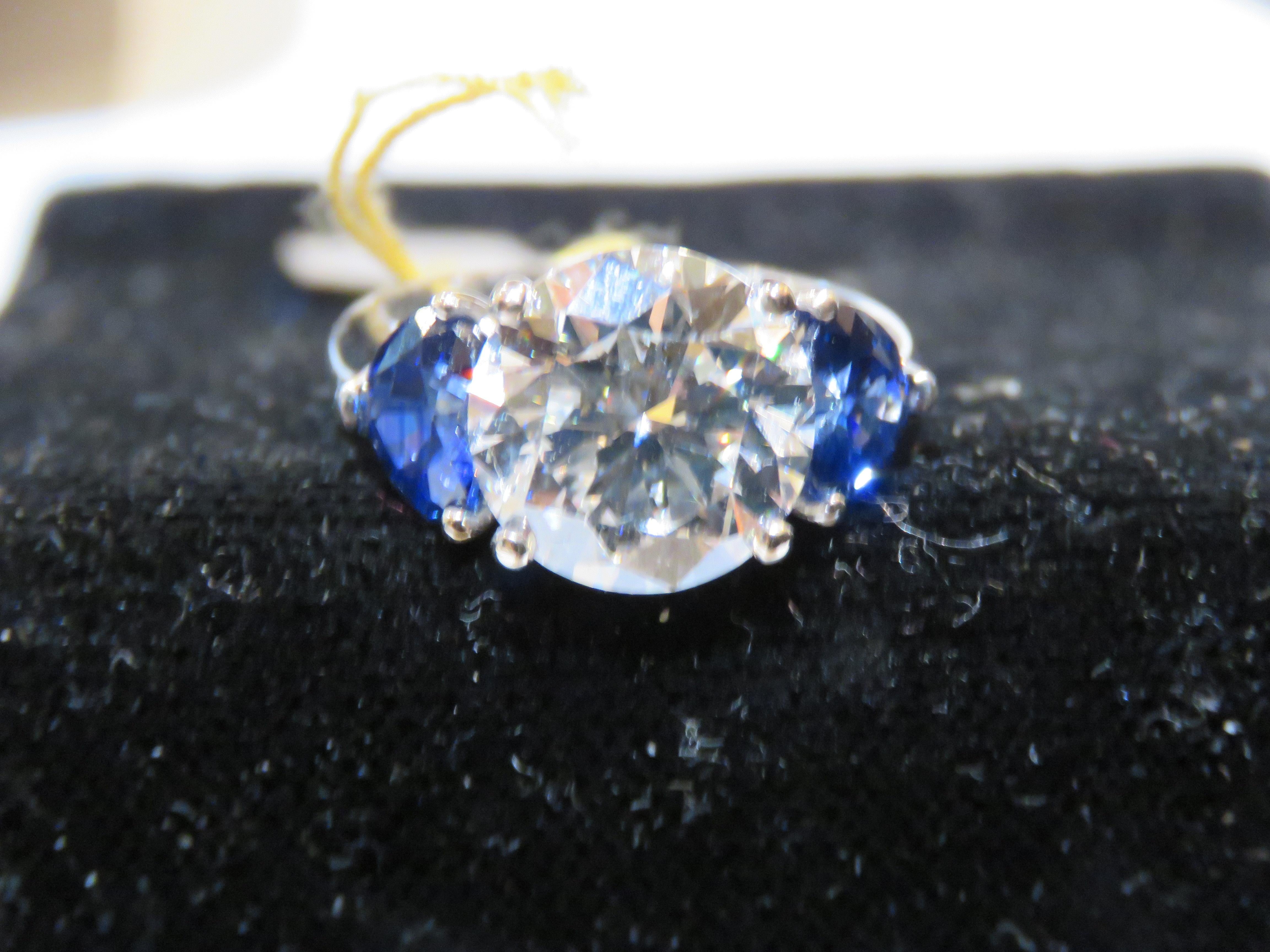 Magnificent Important Platinum GIA 6.50CT Diamond Natural Sapphire Heart Ring In New Condition For Sale In New York, NY