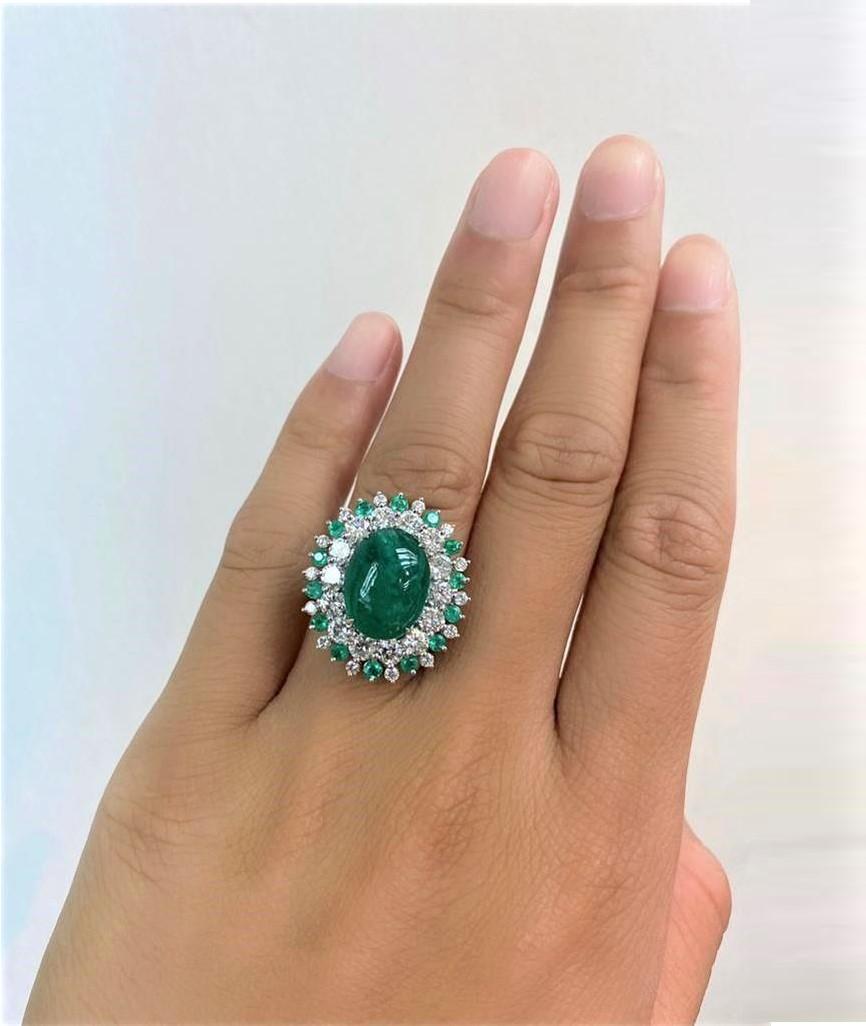 Mixed Cut NWT $45, 000 Rare Important 18KT Gold Large 11.50CT Emerald and Diamond Ring For Sale