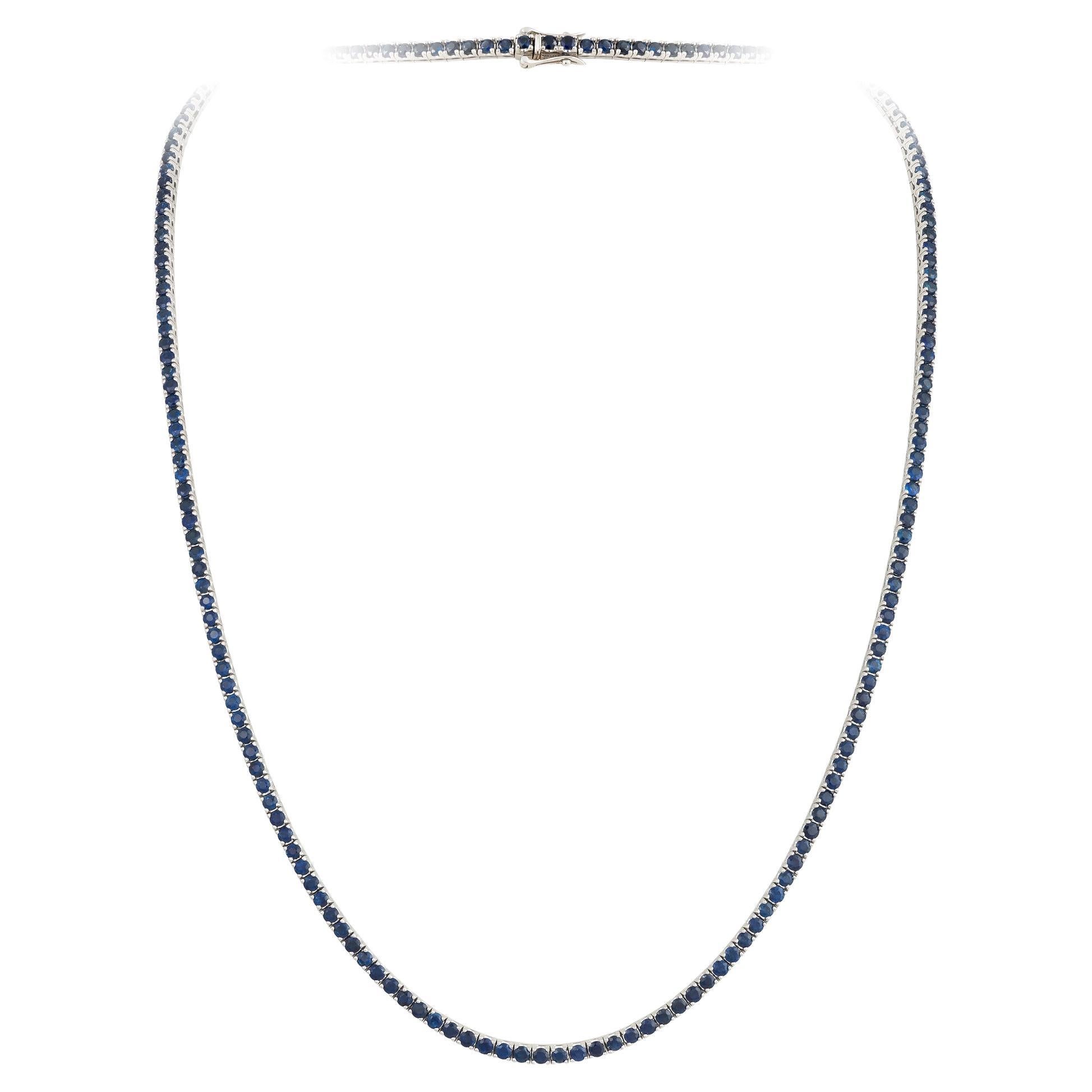 NWT $47, 500 Collana a filo lungo in oro 18KT con zaffiri blu 25CT in vendita