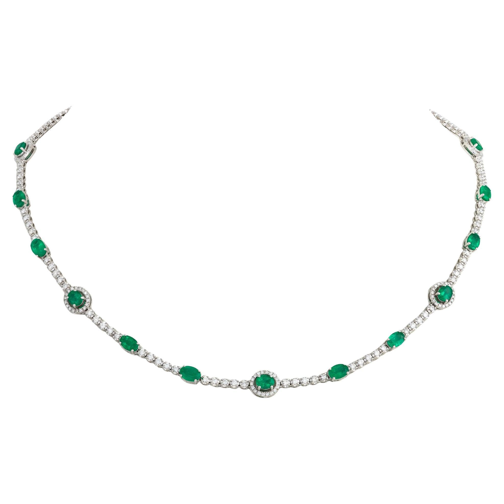 NWT $47, 500 Importante collana in oro 18KT con diamanti e smeraldi di grandi dimensioni