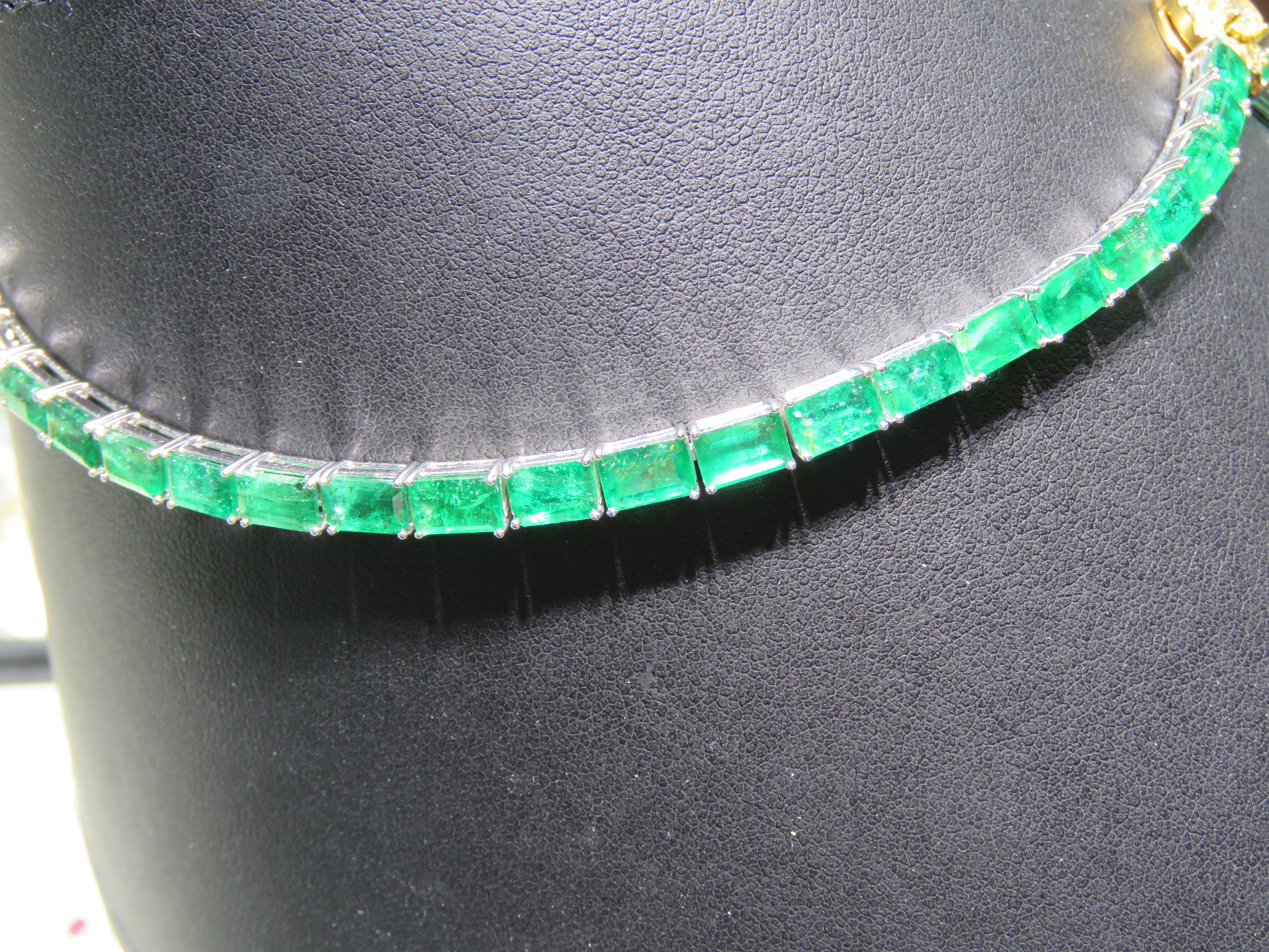 NEU $47, 900 18KT Große glitzernde Fancy Glittering Fancy Smaragd Gelbe Diamant-Halskette, Neu mit Smaragd (Gemischter Schliff) im Angebot