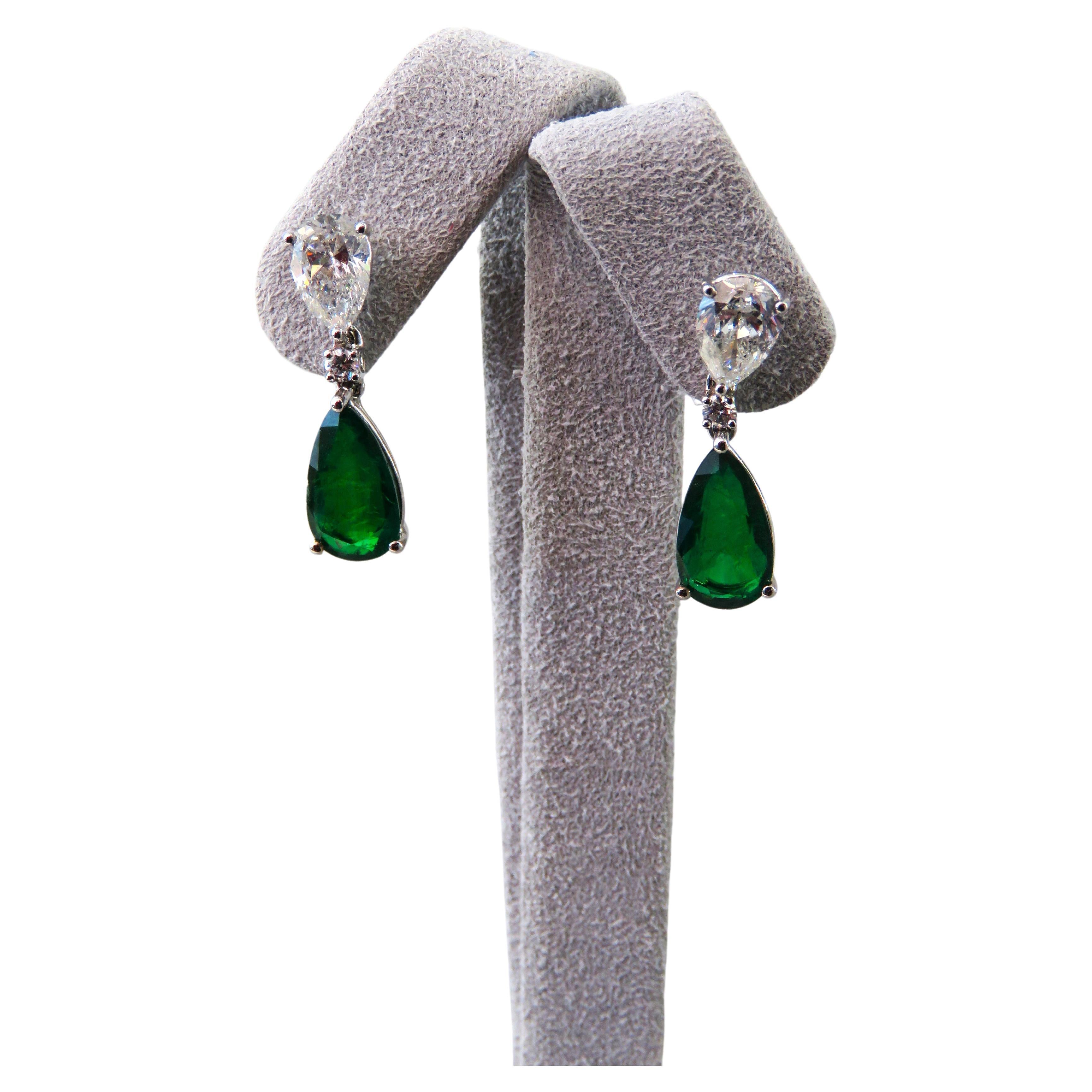 NWT $48, 000 18KT Large Fancy Glittering Large Emerald Diamond Dangle Earrings