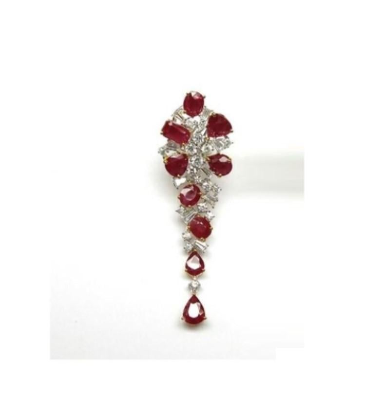 Mixed Cut NWT $48, 000 Rare Important 18KT Gold 21CT Burmese Ruby Diamond Dangle Earrings For Sale