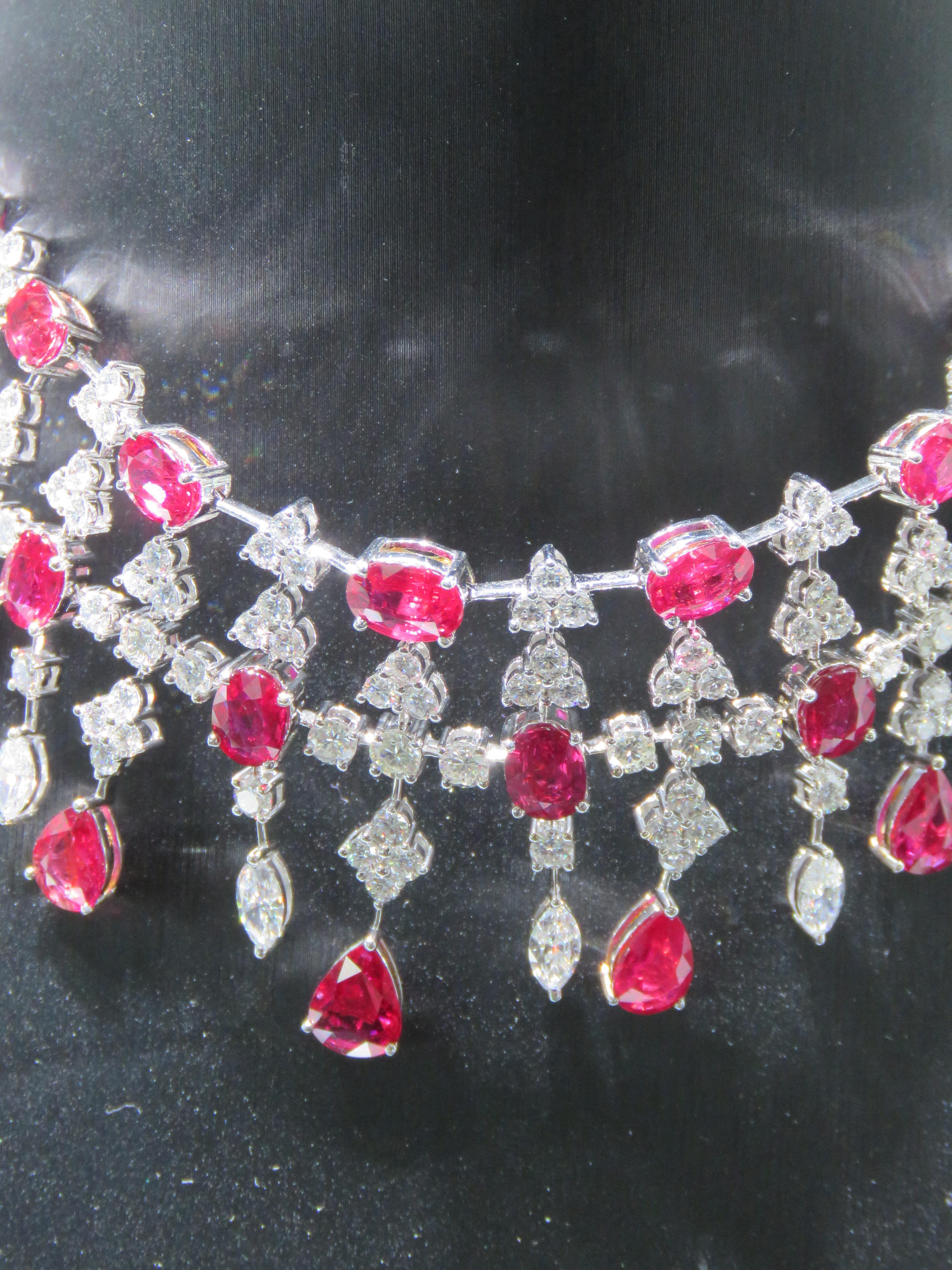 Taille mixte NWT $483, 000 18KT Large 51CT Fancy Glittering Natural Ruby Diamond Necklace en vente