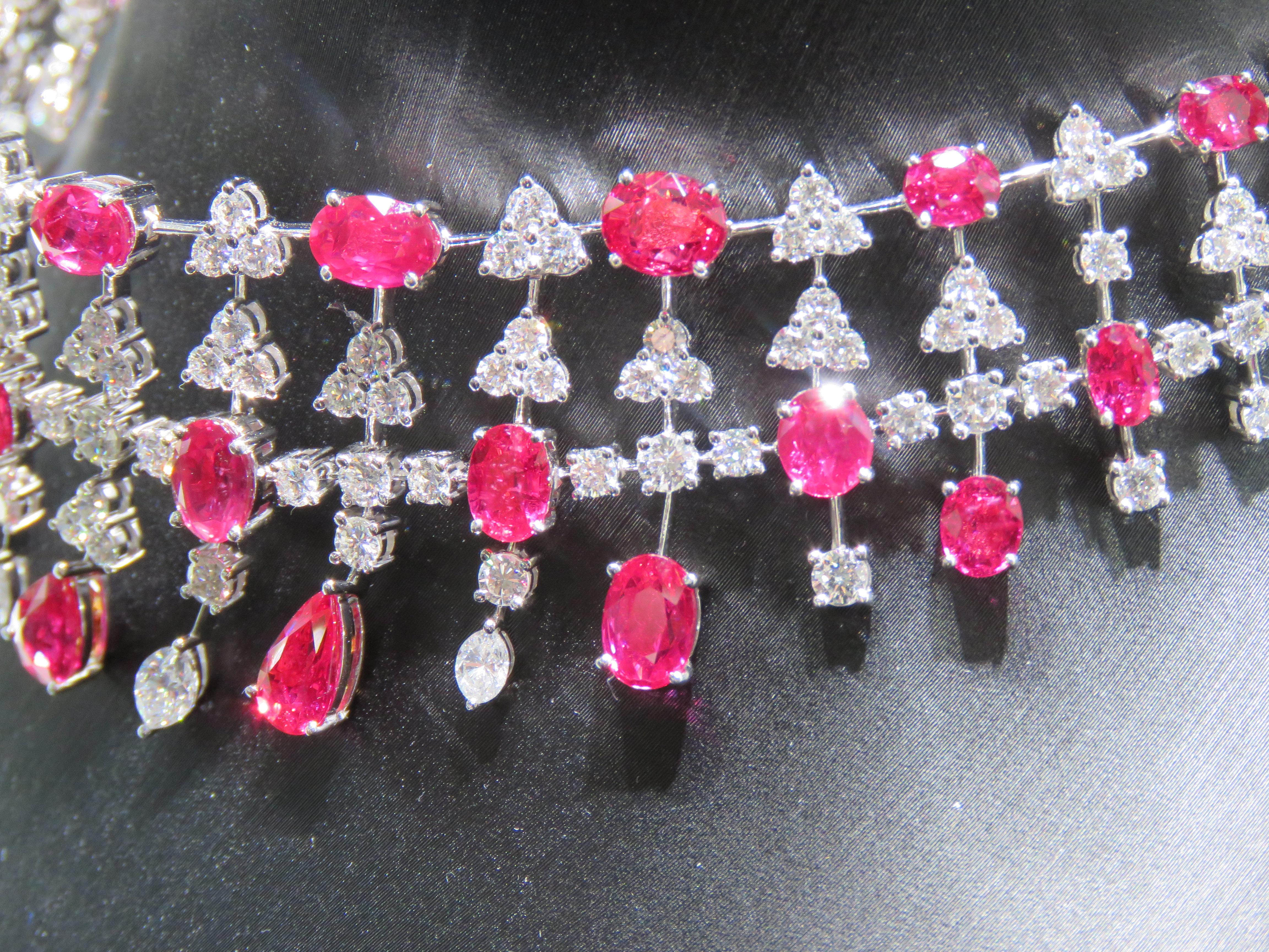 NWT $483, 000 18KT Large 51CT Fancy Glittering Natural Ruby Diamond Necklace Neuf - En vente à New York, NY