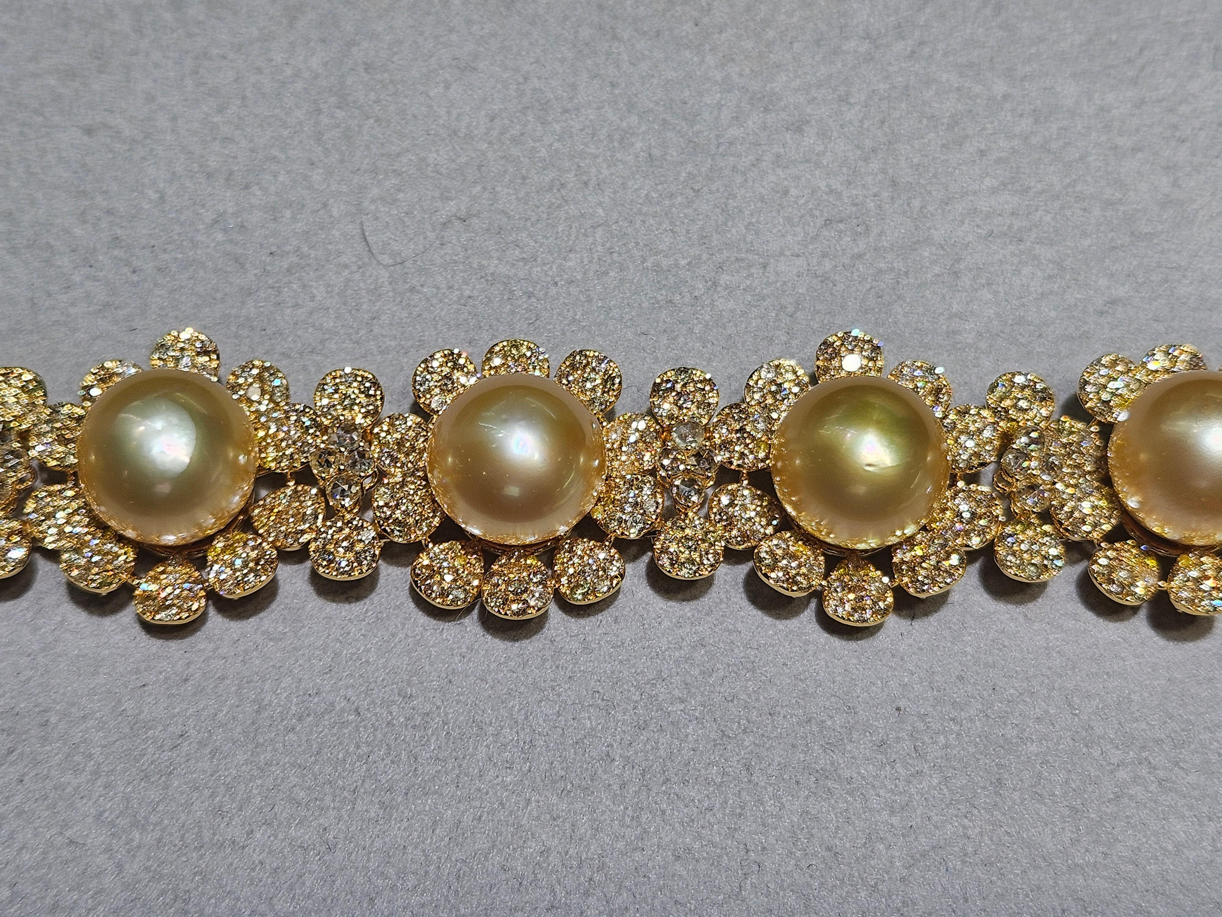 NEU 49, 600 Wunderschönes Armband aus 18KT Gold mit Südseeperlen und gelben Fancy-Diamanten im Zustand „Hervorragend“ im Angebot in New York, NY