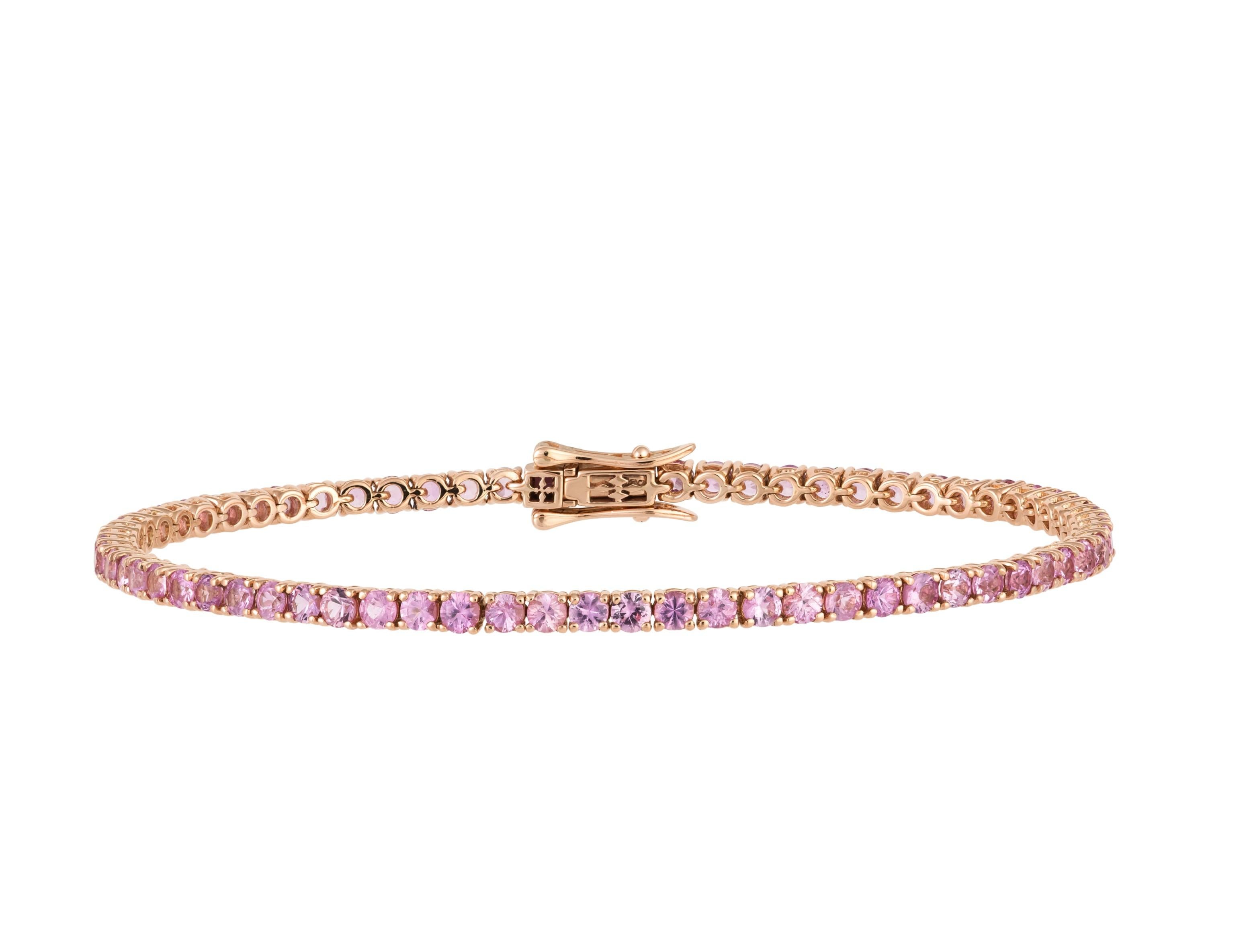 Das folgende Element, das wir anbieten, ist dieses seltene wichtige strahlende 18KT Gold herrlich glitzernde und funkelnde prächtige Fancy Round Cut Pink Sapphire Tennis-Armband. Armband enthält ca. 4,50CTS der schönen Fancy Emerald Cut Pink