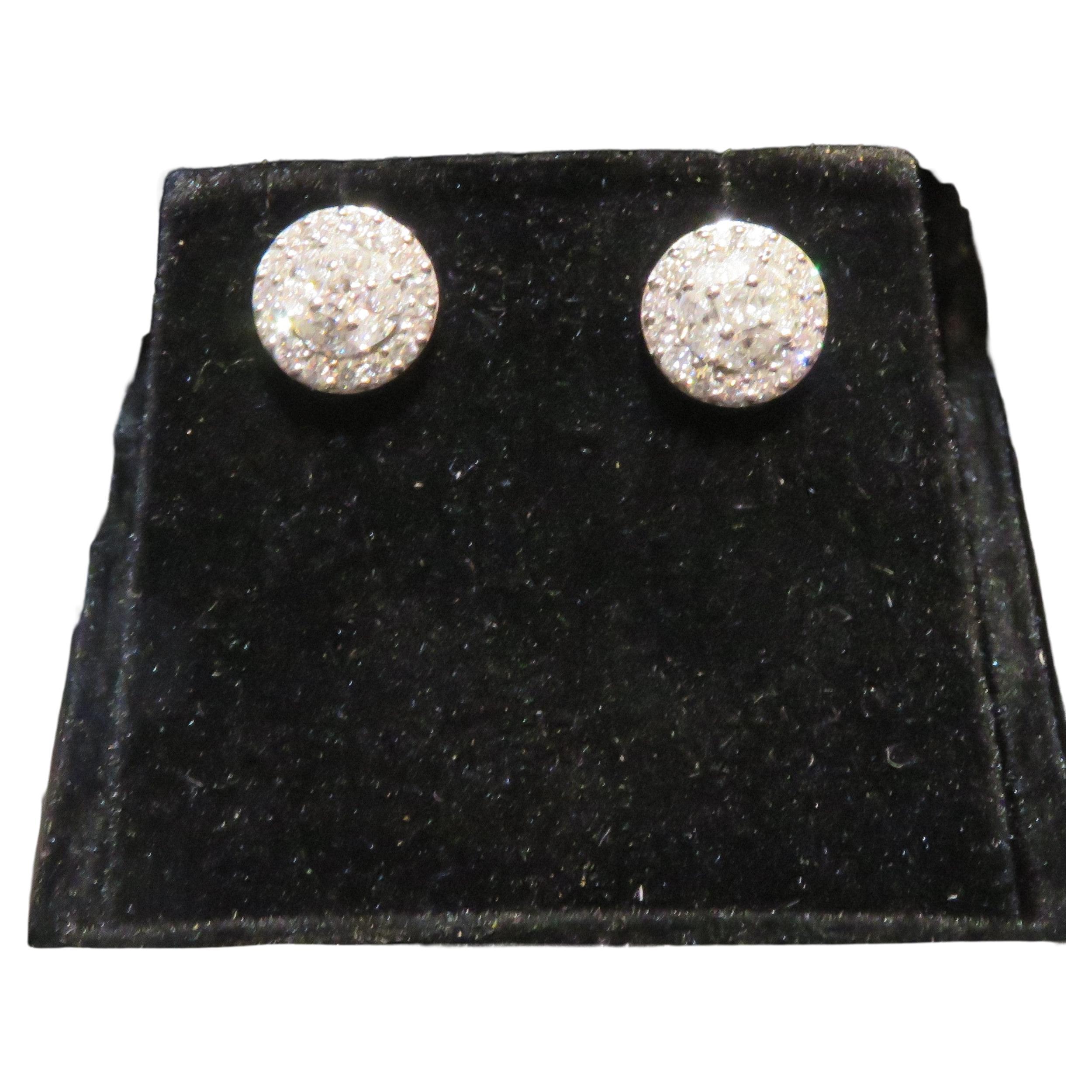 NWT $5, 500 18 Karat Gold Fancy Glittering Diamond Stud Earrings For Sale