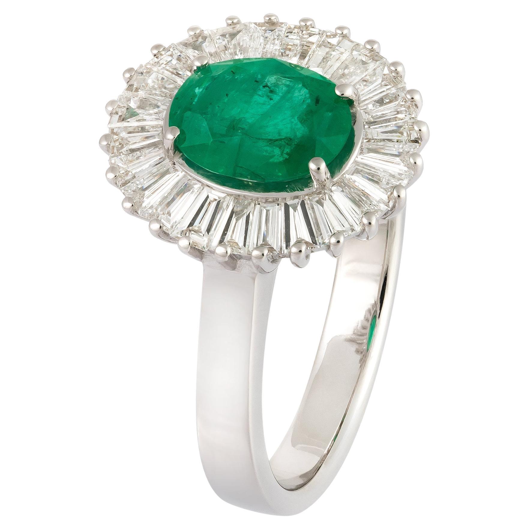 NWT $5, 500 18KT Gold Large Gorgeous Fancy Oval Emerald Diamond Baguette Ring For Sale