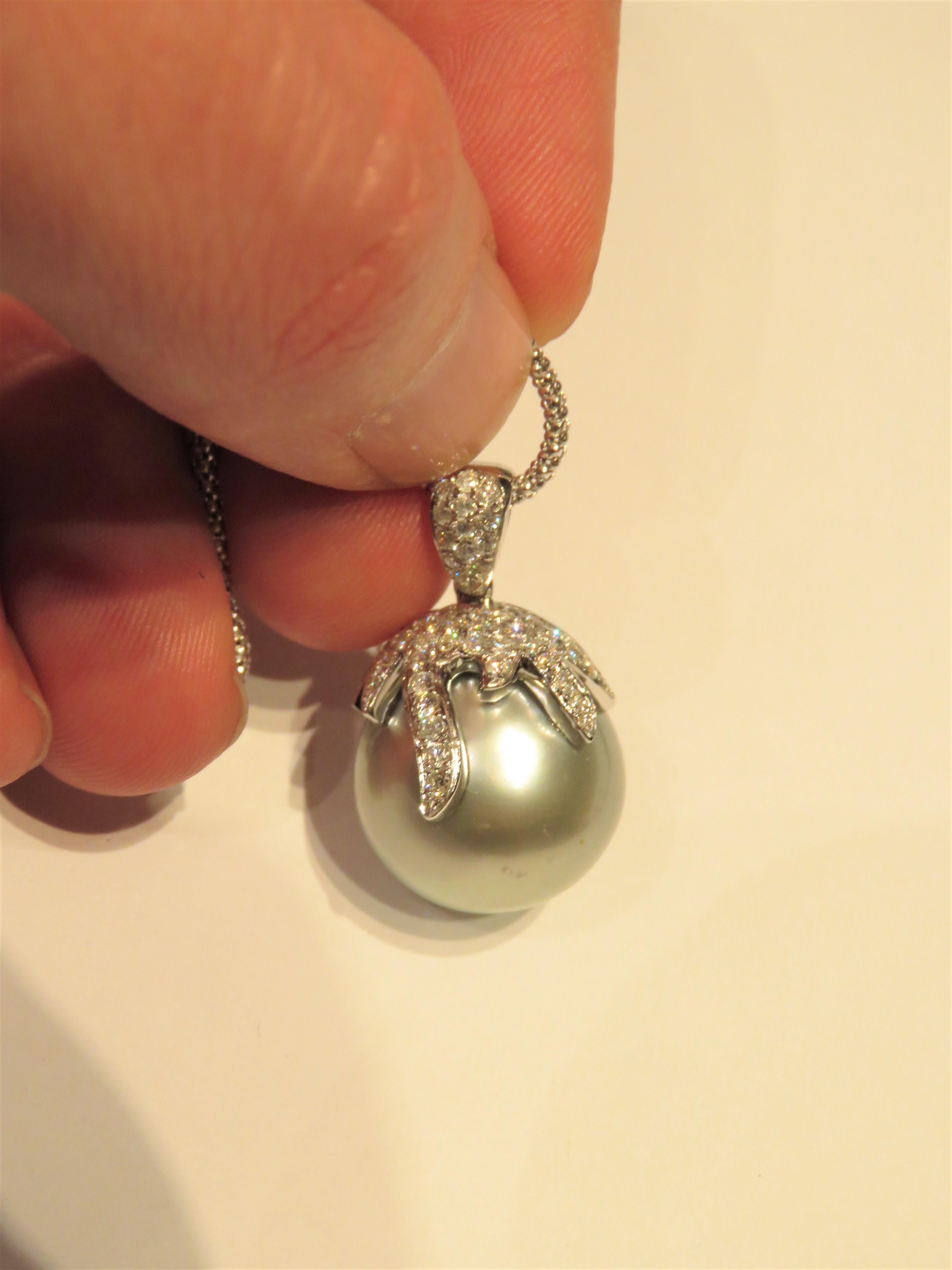 Taglio a rosa NWT $5, 525 Importante ciondolo in oro 18Kt con perle Tahitiane dei mari del sud e diamanti in vendita