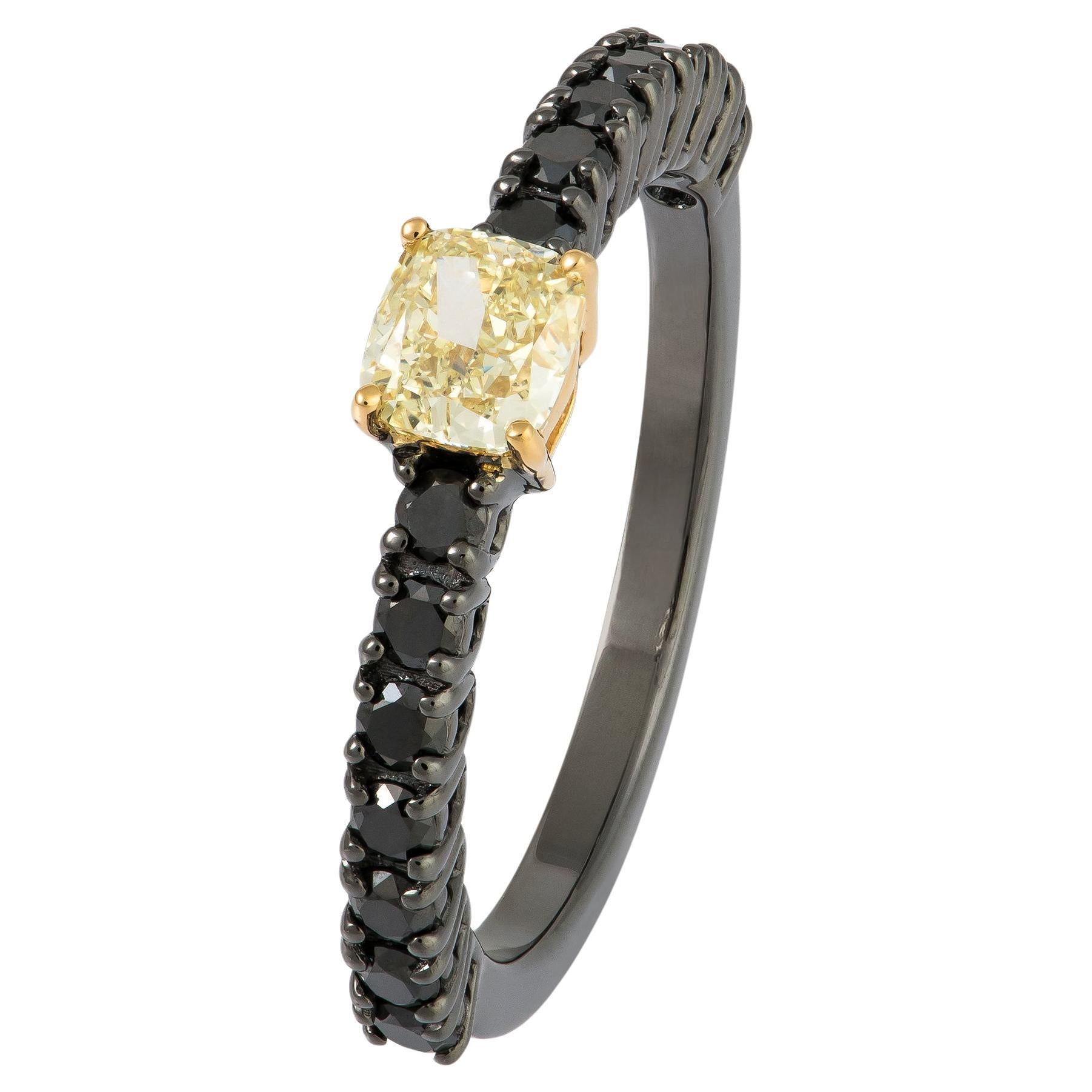 NWT $5, 750 Rare Important 18KT Black Diamond Fancy Yellow Diamond Ring Band For Sale