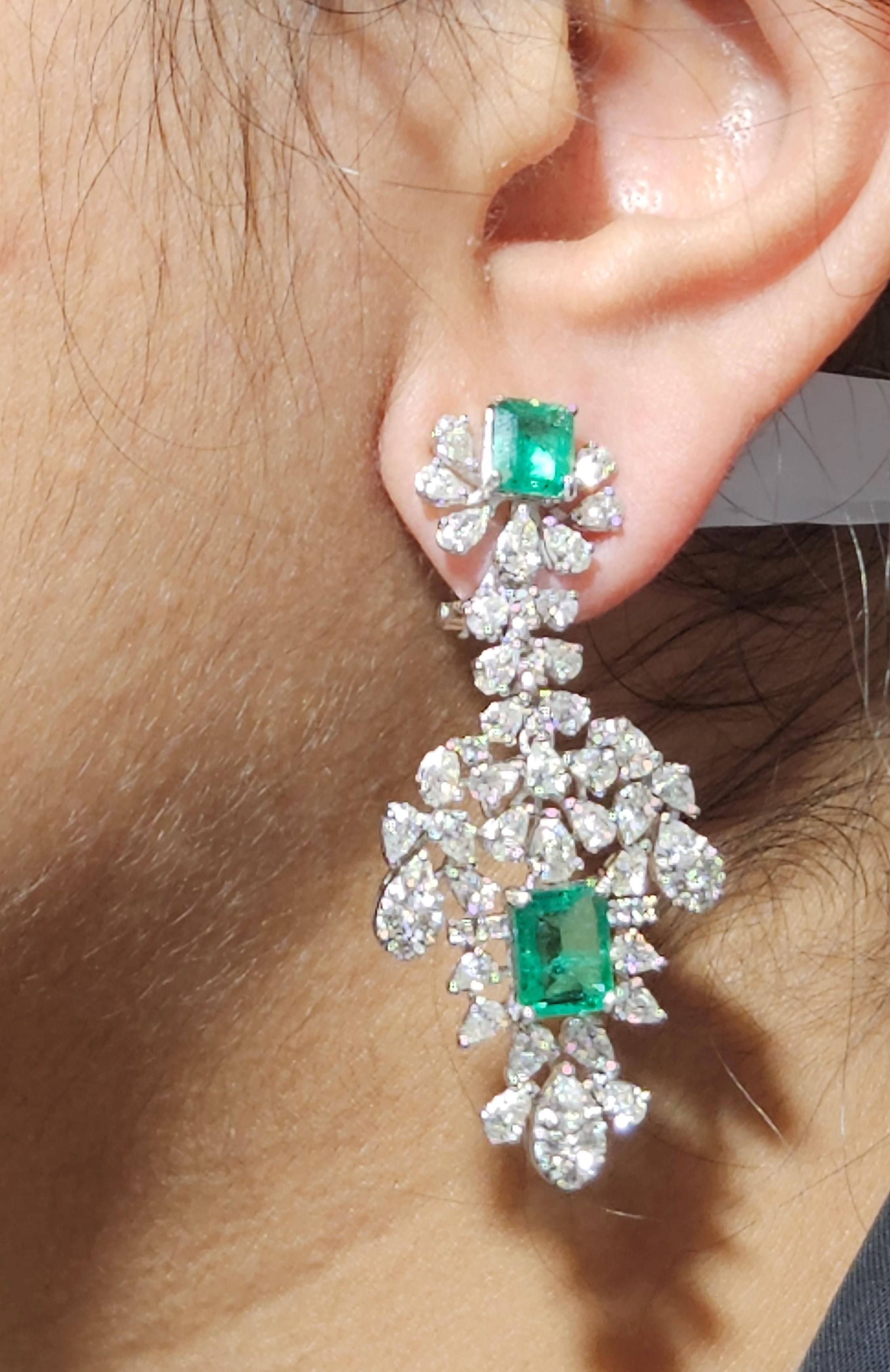 Gold Fancy Gorgeous Glittering 13 Carat Emerald Diamond Earrings In New Condition For Sale In New York, NY