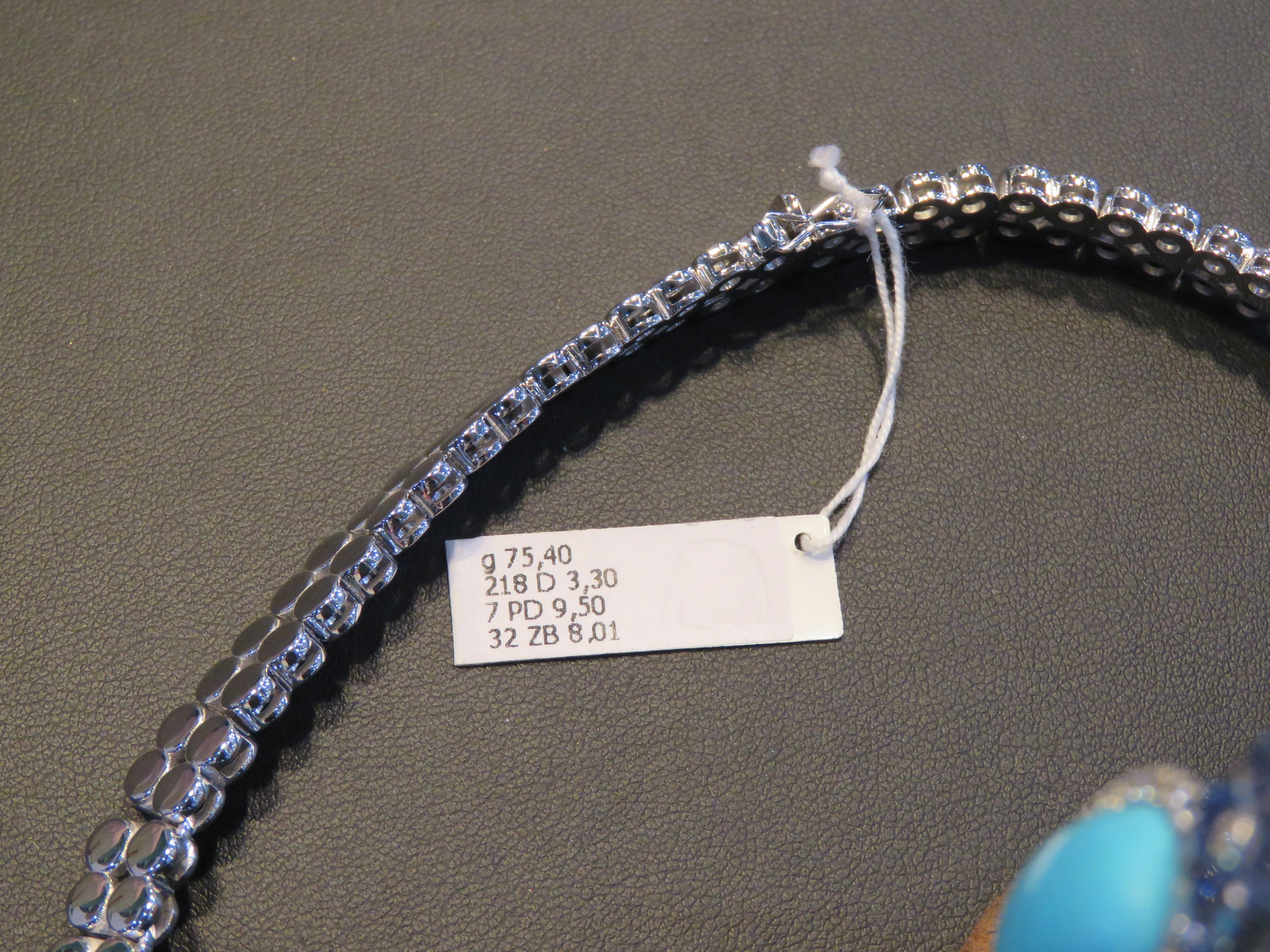NWT $52, 000 18KT 27.50CT Turquoise Saphir Diamant Boucles d'oreilles Collier Neuf - En vente à New York, NY