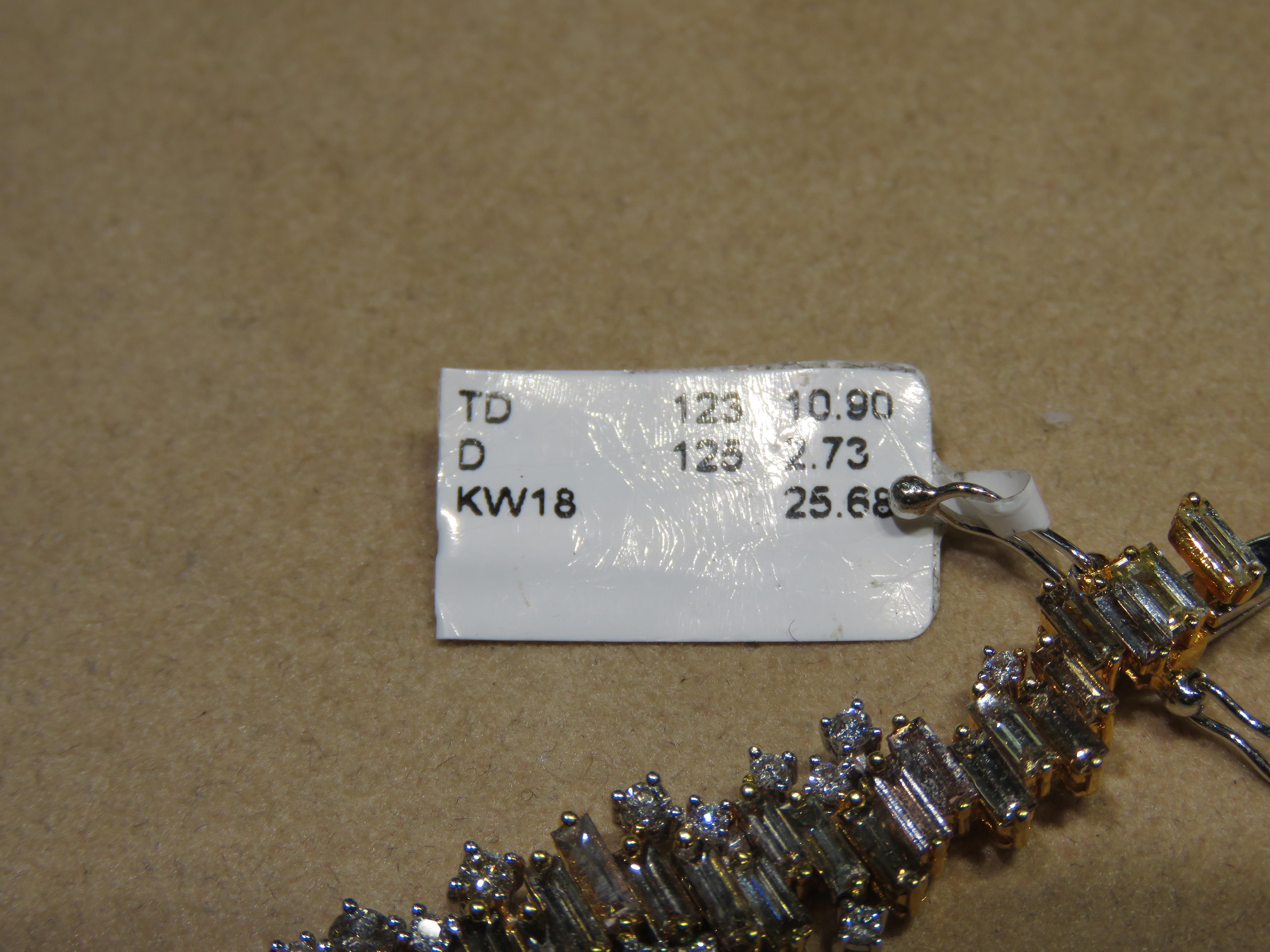 Donna NWT $54, 000 Importante bracciale 18KT con magnifici diamanti Cognac da 13,50 carati in vendita