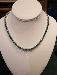 NWT $57, 500 18Kt Fancy Large Glittering Fancy 35CT Emerald Diamond Necklace
