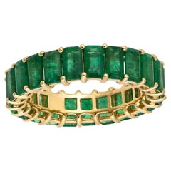 NWT $5, 750 18KT Gold Fancy Large Glittering Fancy Emerald Eternity Band Ring