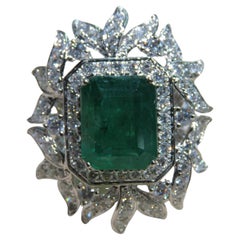 NWT $58, 400 18KT Gold Gorgeous Large 11CT Fancy Glittering Emerald Diamond Ring