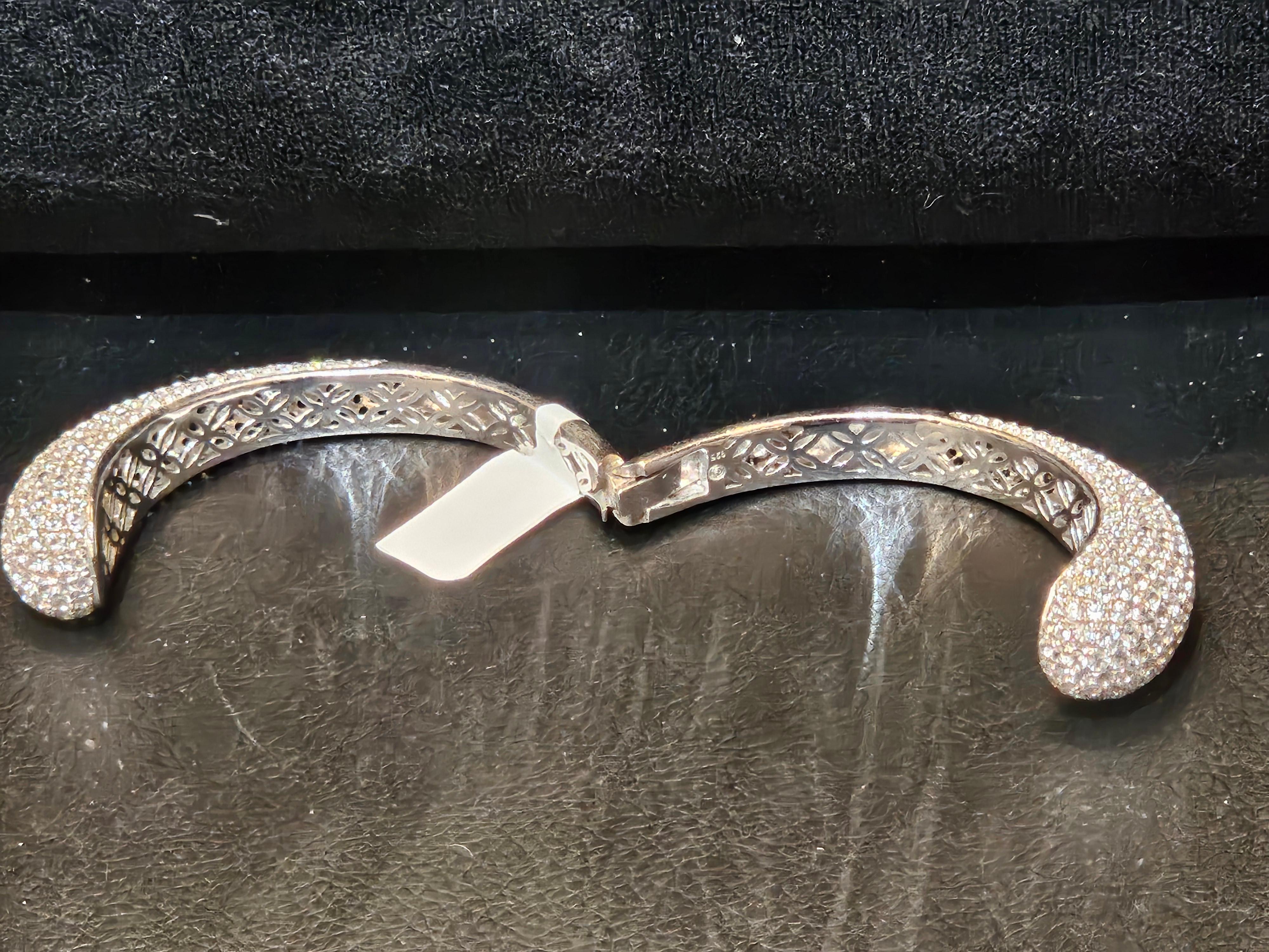 Mixed Cut NWT $6, 500 Fancy Glittering 25CT White Sapphire Bracelet Bangle Cuff For Sale
