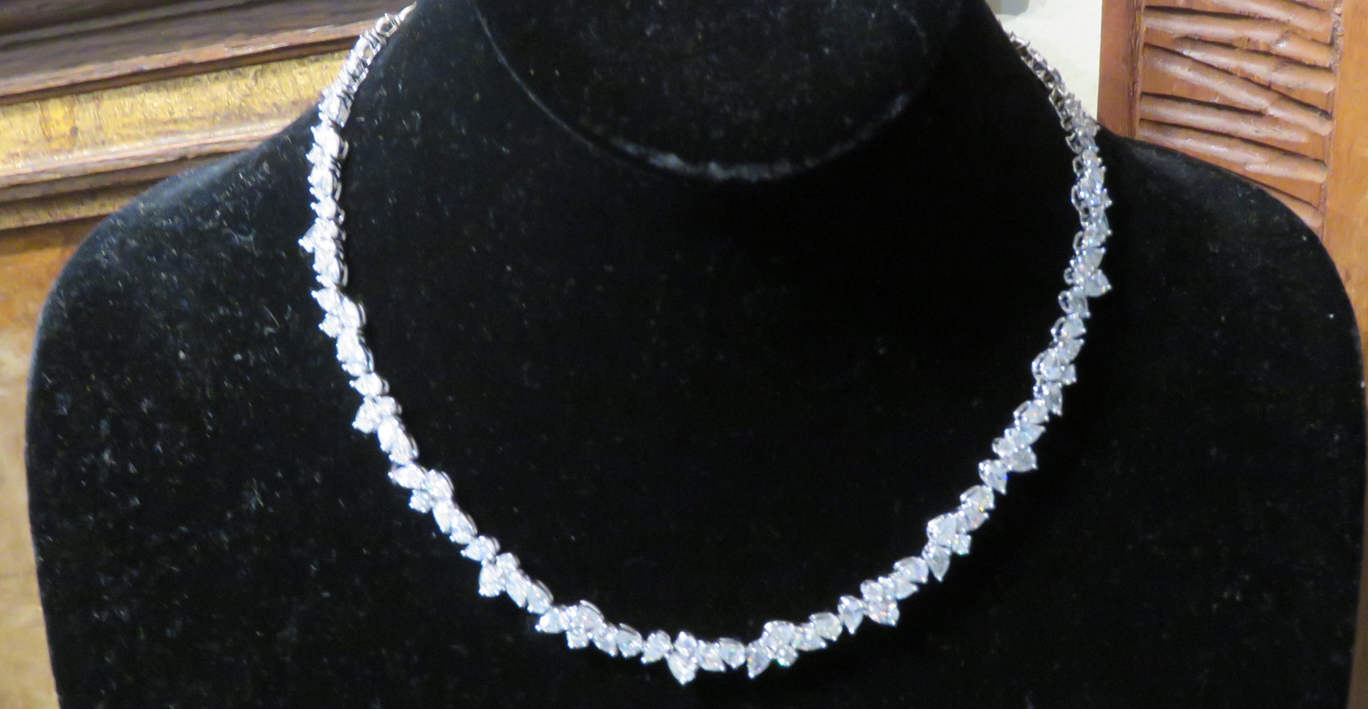 NWT $60, 000 18KT Fancy Large Gorgeous Glittering 12CT Pear Diamond Necklace For Sale 1