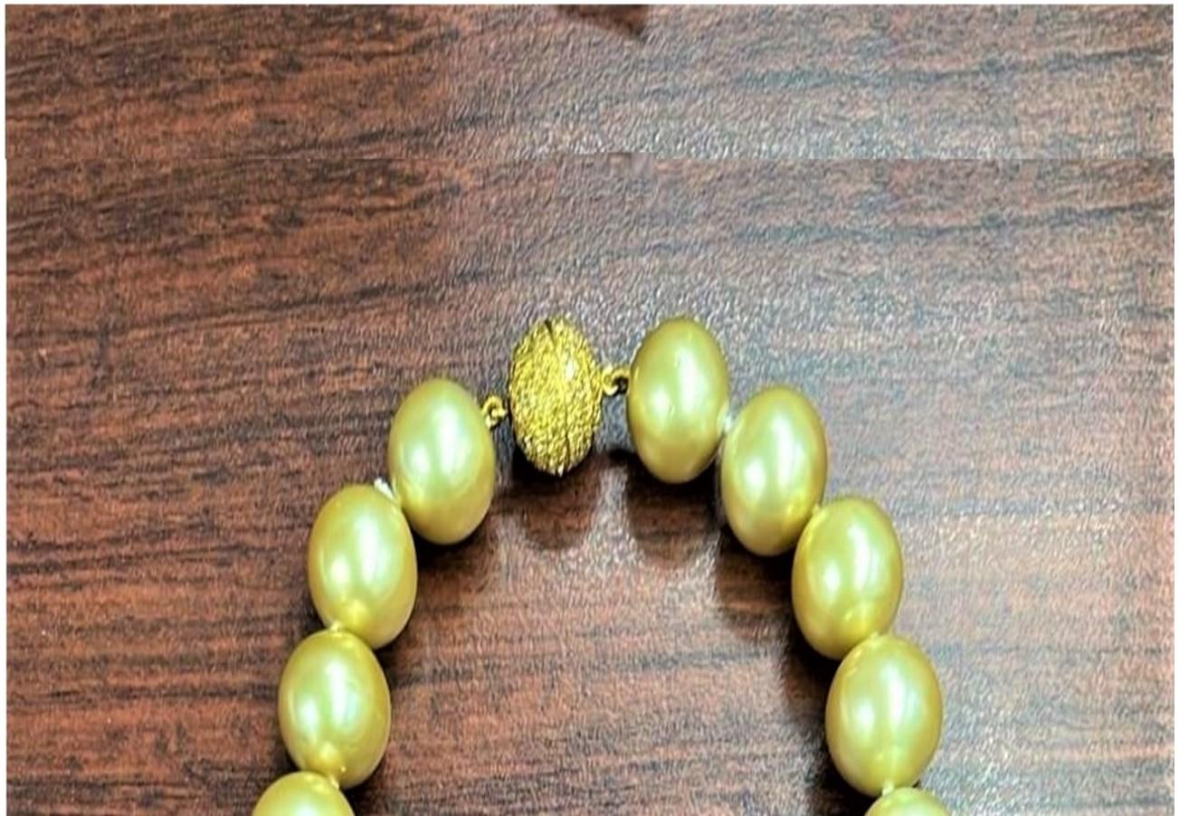 NWT $60, 000 Gorgeous 18KT Gold South Sea Golden Pearl Yellow Diamond Necklace In New Condition For Sale In New York, NY