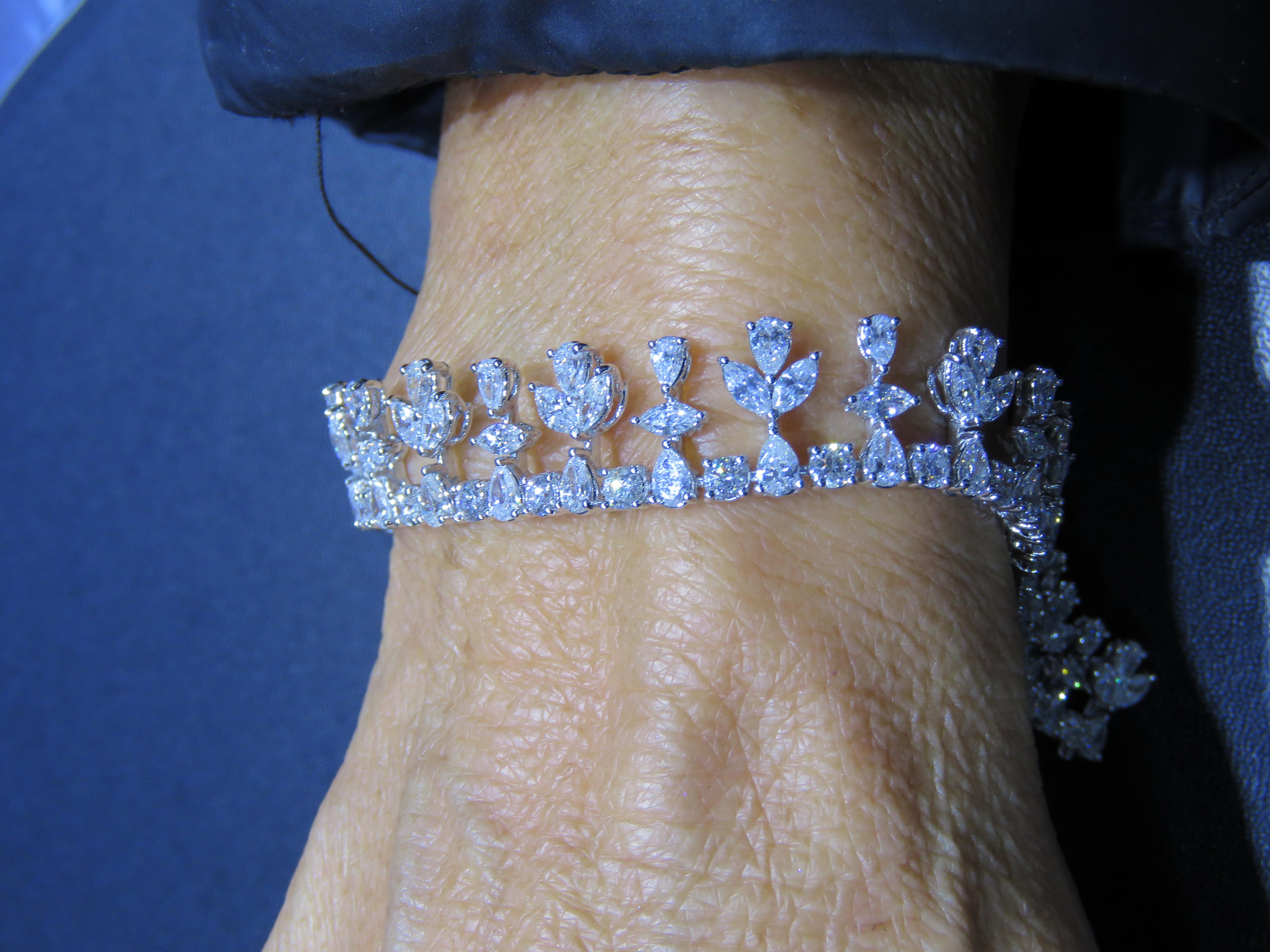 Mixed Cut NWT $63, 500 18KT Gorgeous Glittering Large Fancy Diamond Flower Fringe Bracelet For Sale