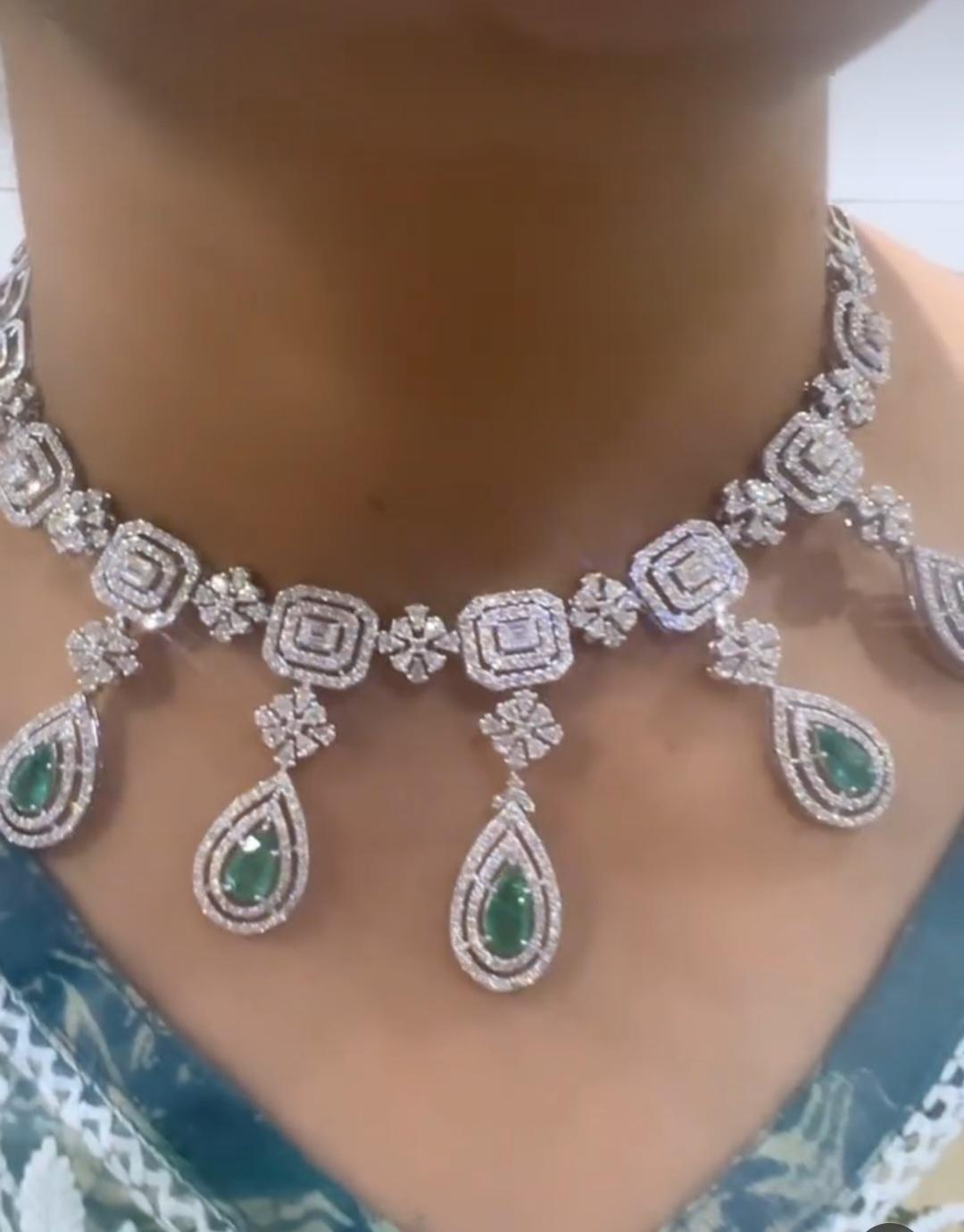 NWT $65, 000 Rare Gorgeous White Gold Fancy Emerald Diamond Fringe Necklace In New Condition For Sale In New York, NY