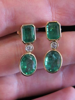 NWT $65, 995 18KT Large Fancy Glittering Emerald Drop Diamond Dangle Earrings