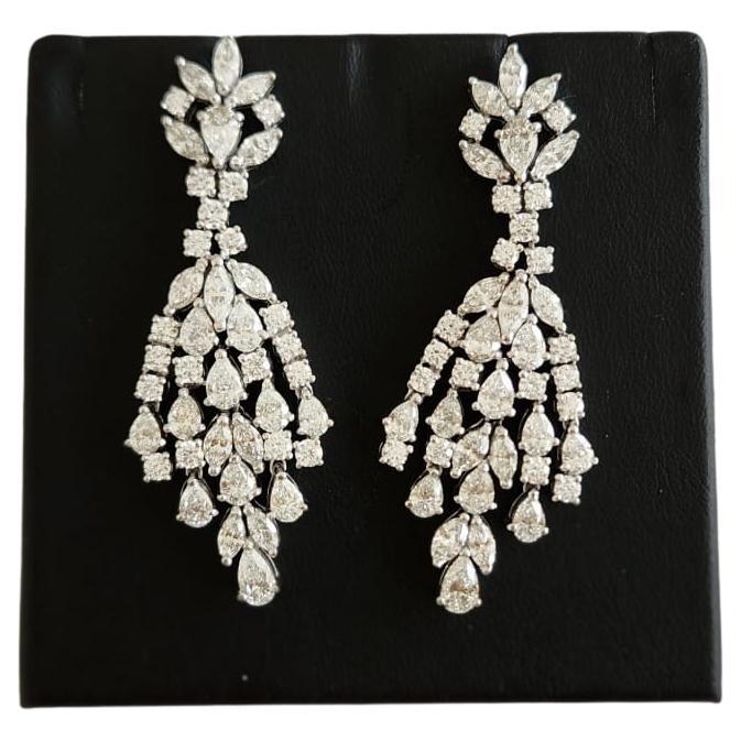 NWT $65, 000 Magnifique boucles d'oreilles en or 18kt Fancy 10ct Cascade de diamants.