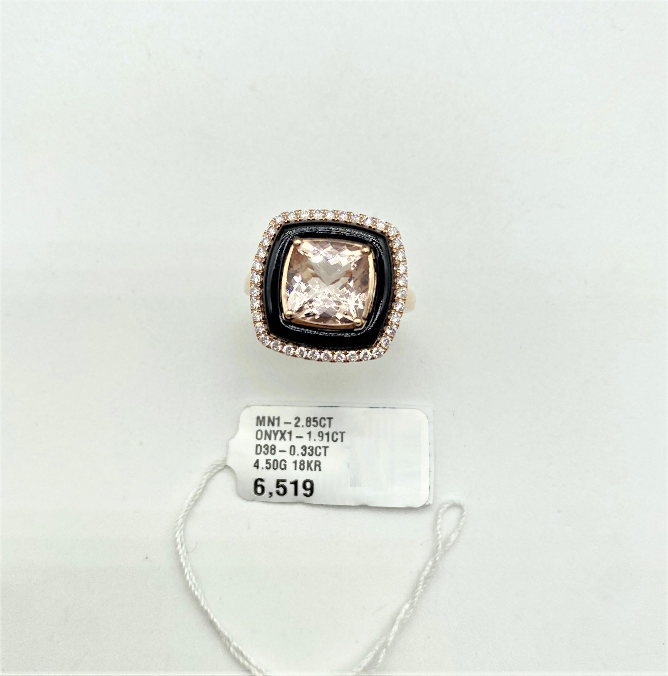 NWT $6, 519 18KT Fancy Large Glittering Fancy Morganite and Diamond Onyx Ring Neuf - En vente à New York, NY