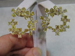 Orecchini NWT da 66.000 $ in oro 18 carati con diamanti gialli da 16 carati a forma di fiore, sfarzosi e scintillanti
