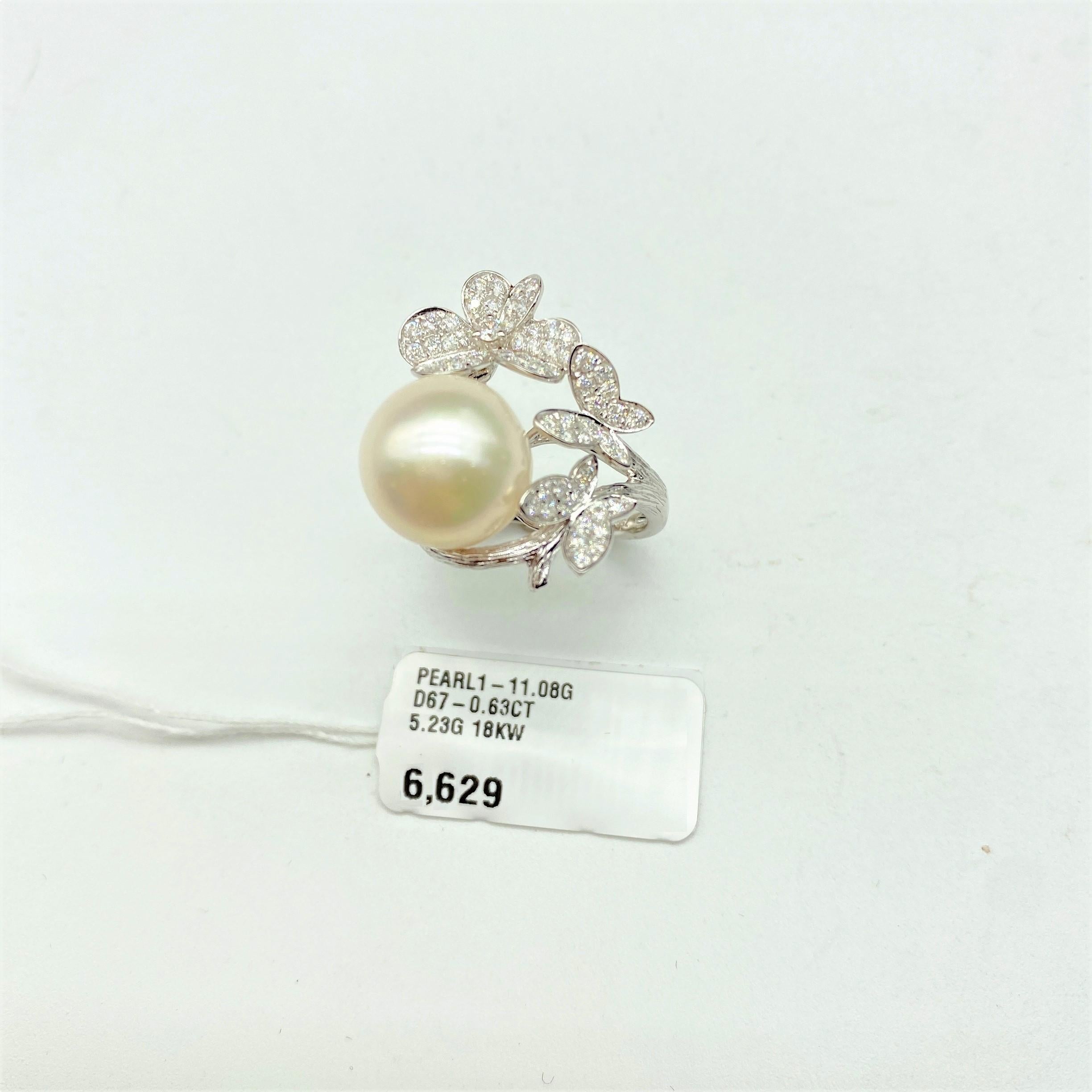 Mixed Cut NWT $6, 629 18KT Gold Rare Gorgeous South Sea Pearl Diamond Butterfly Flower Ring For Sale